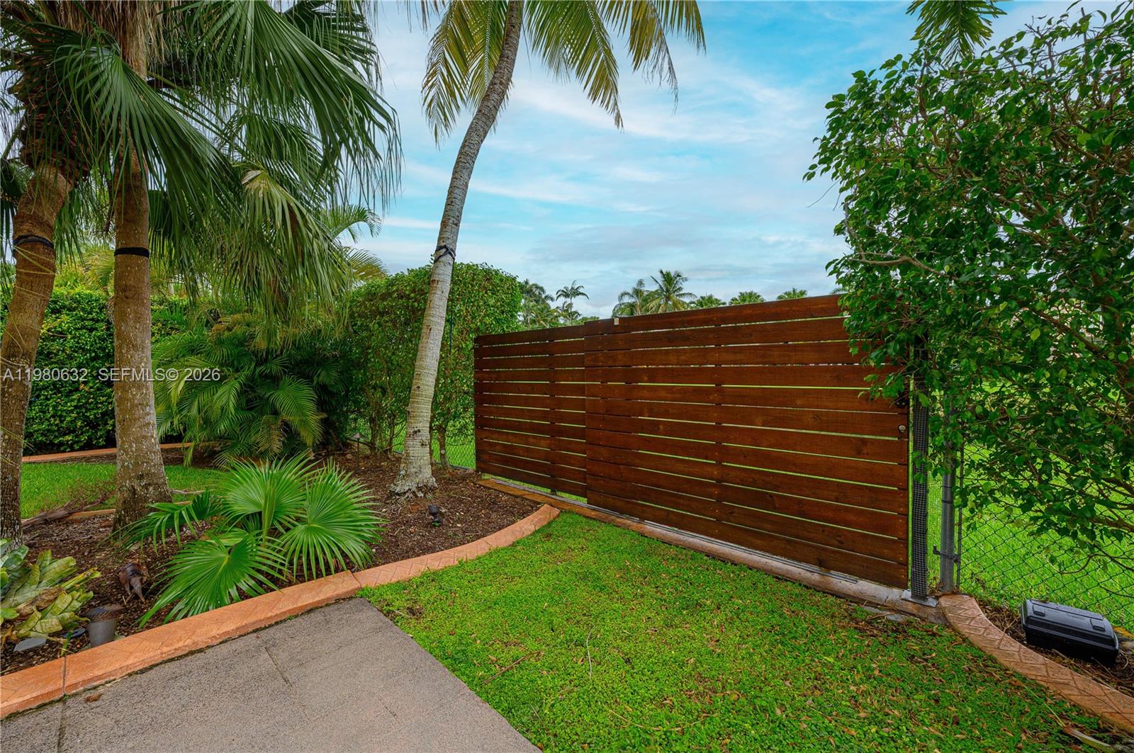 FLAMINGO GARDENS ESTATES - Residential