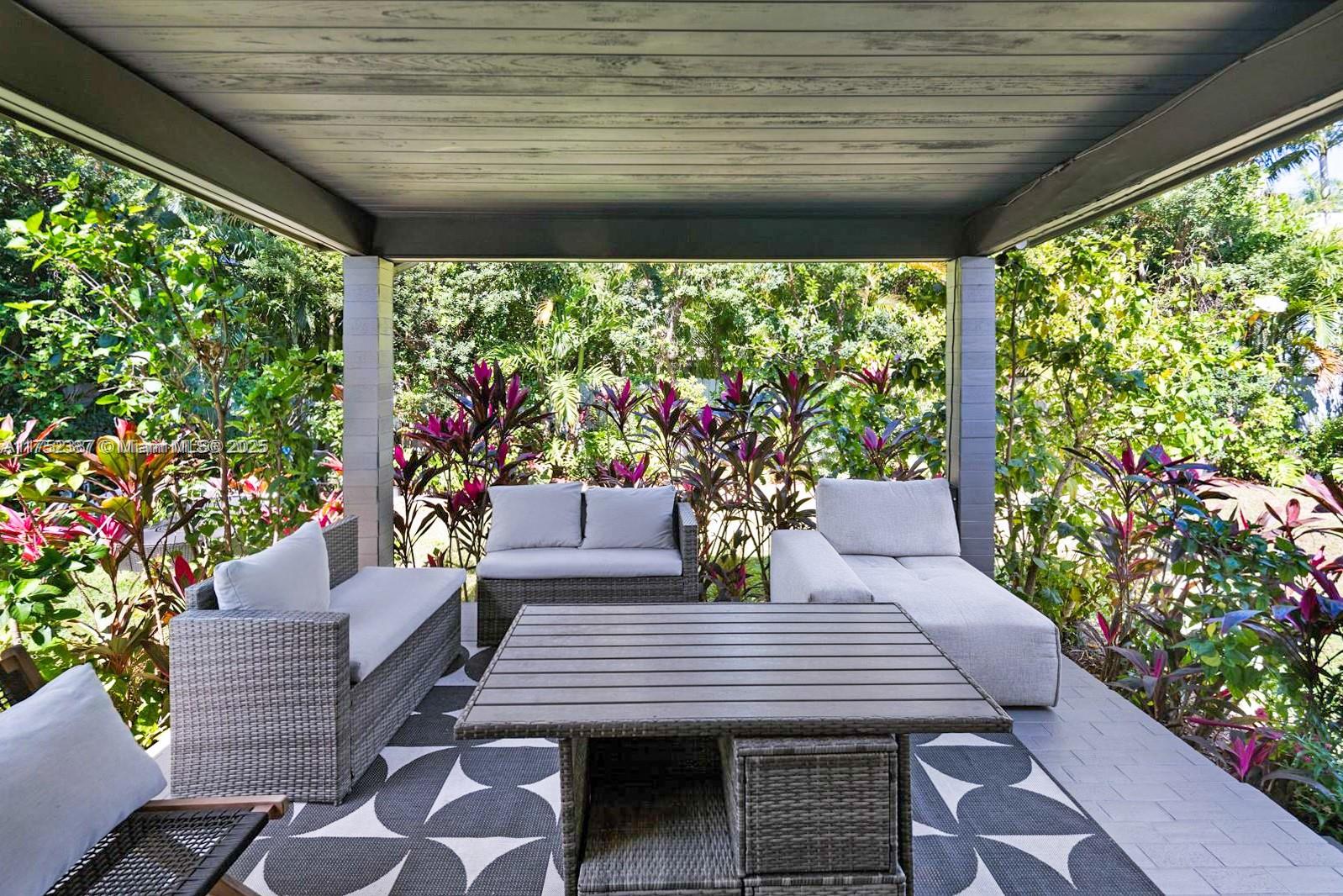 HIBISCUS ISLAND - Residential