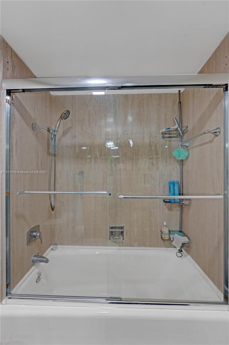 SUMMIT CONDO - Residential