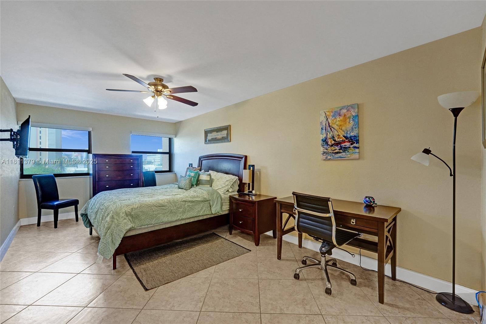 SUMMIT CONDO - Residential