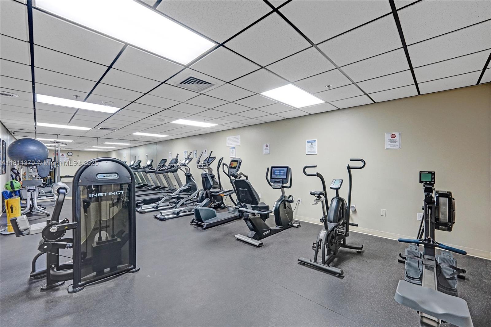 SUMMIT CONDO - Residential