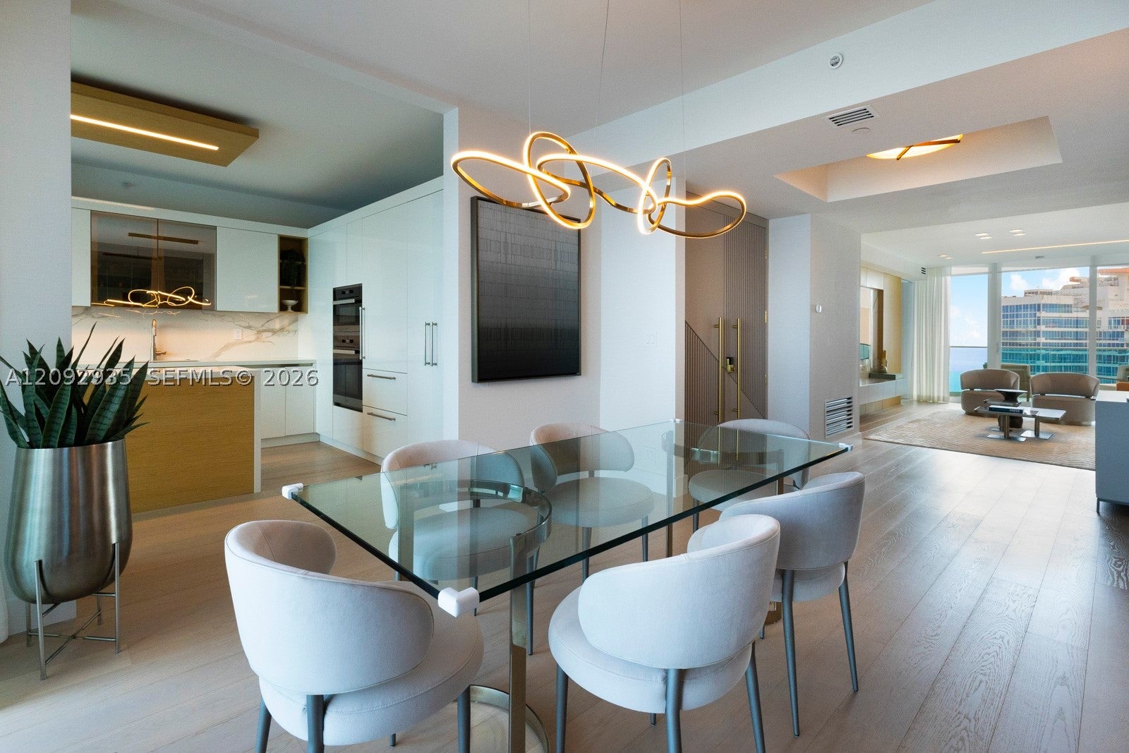 300 S Pointe Dr 4206