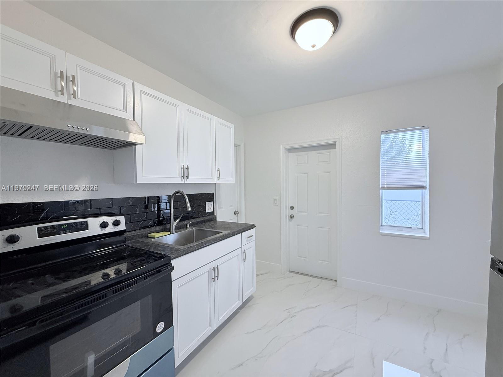 BLACKWELL PARK REV PL - Residential Income