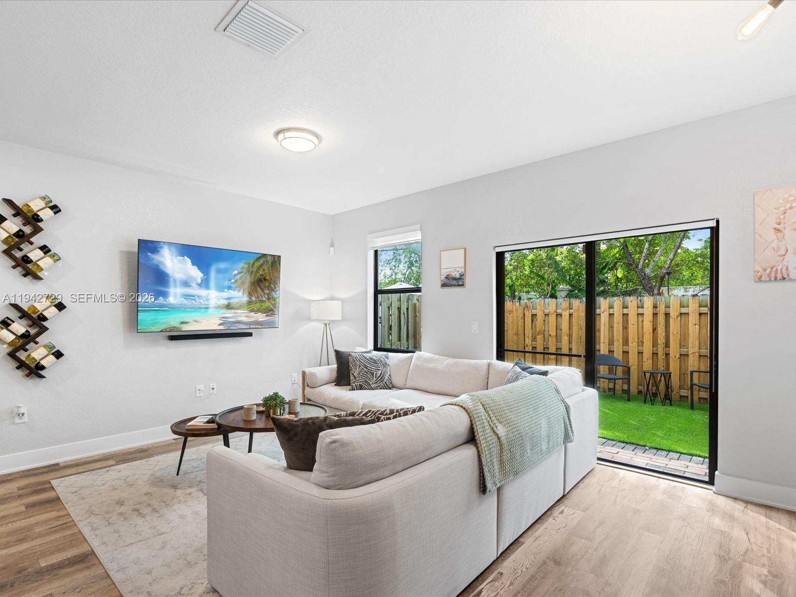 VIA VENTURA NEIGHBORHOOD - Residential