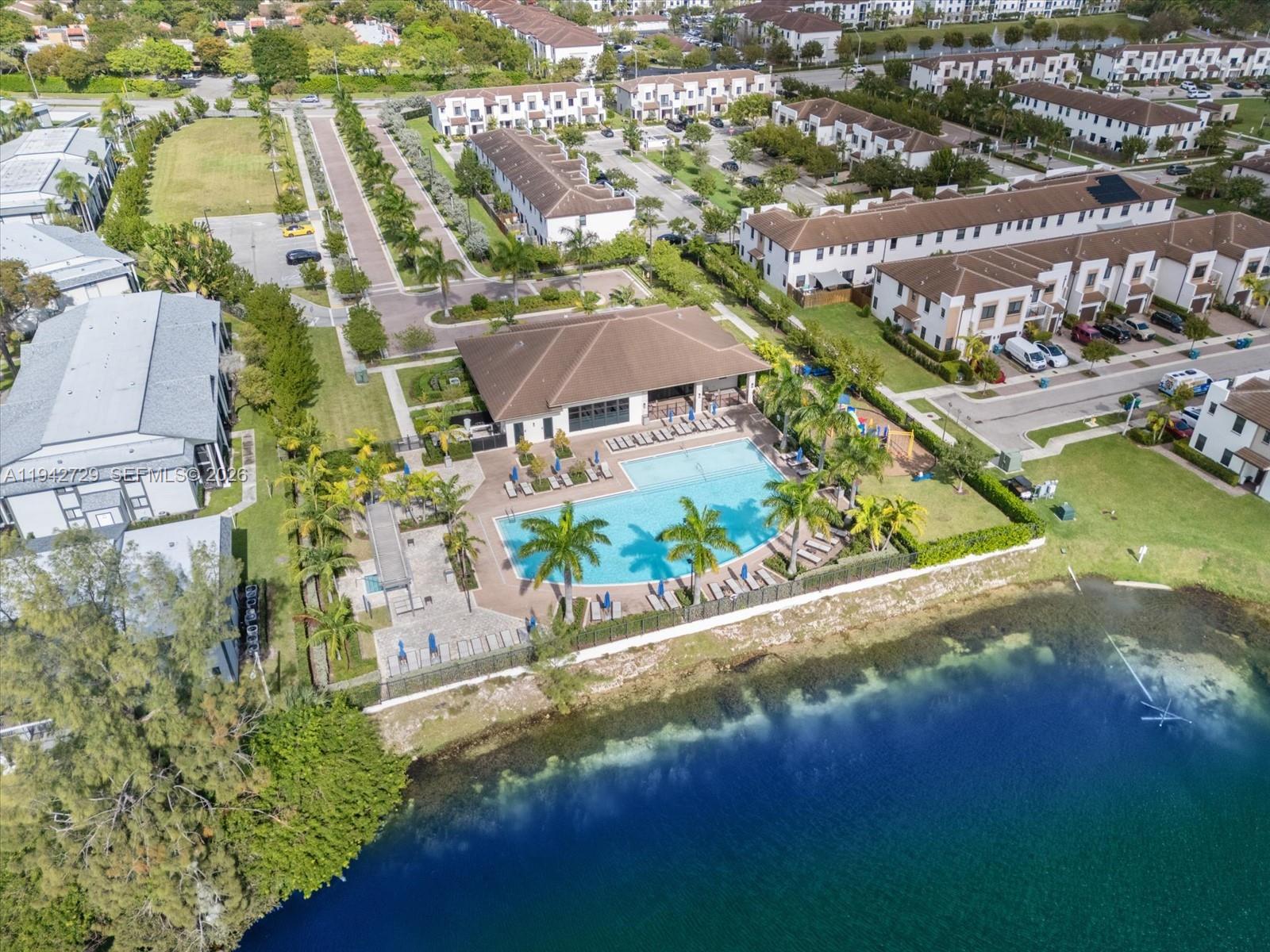 VIA VENTURA NEIGHBORHOOD - Residential