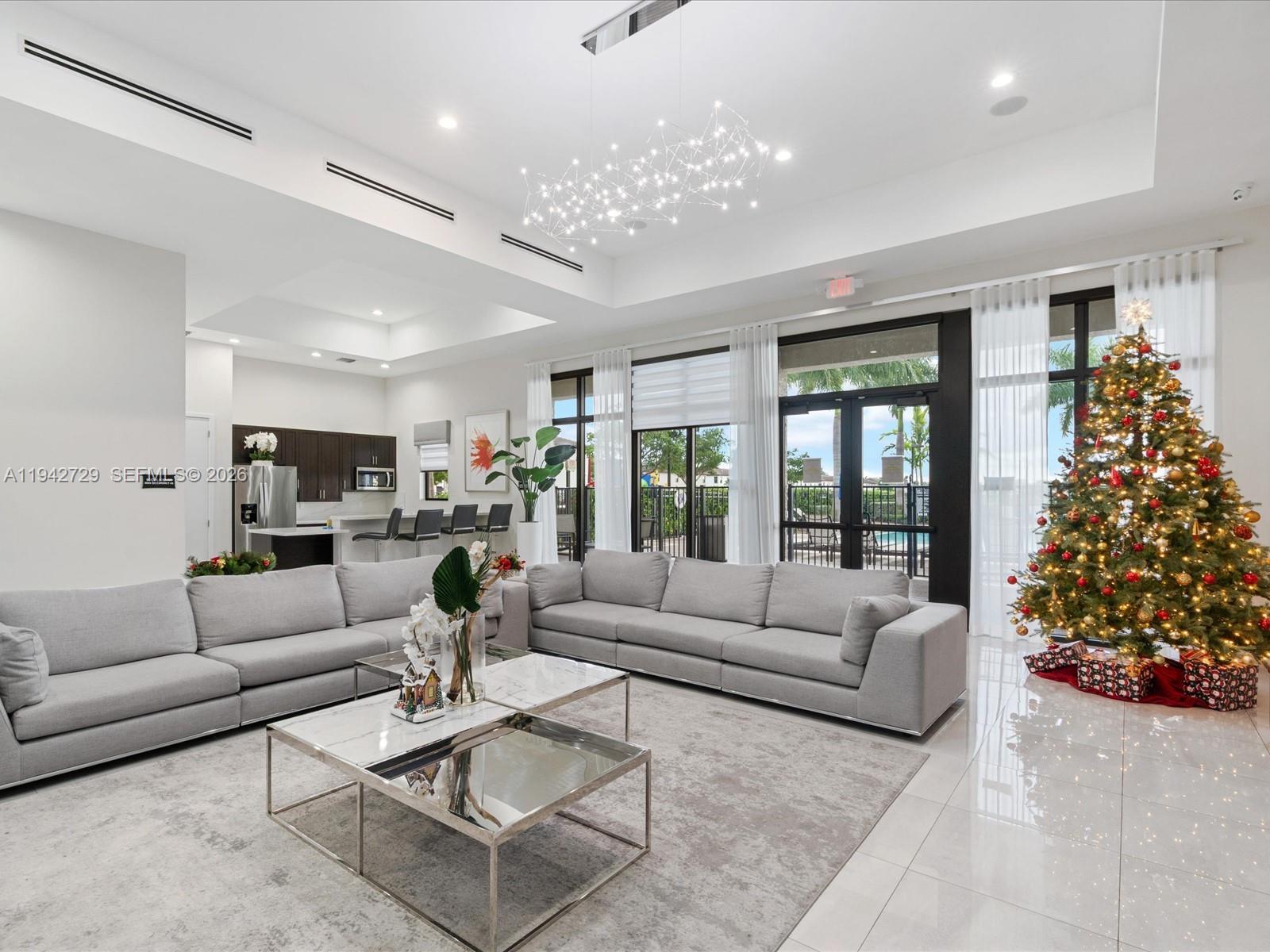 VIA VENTURA NEIGHBORHOOD - Residential