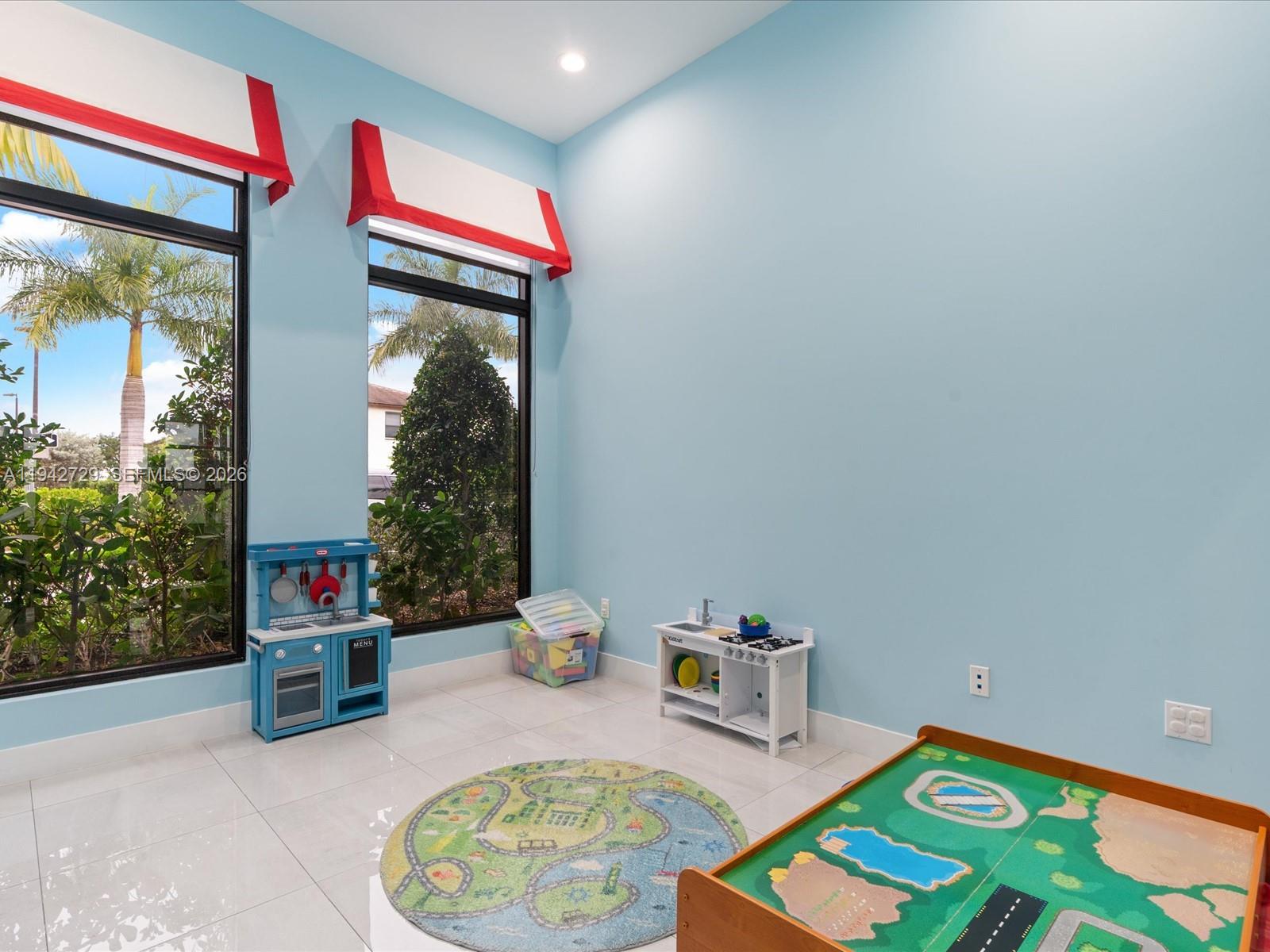 VIA VENTURA NEIGHBORHOOD - Residential