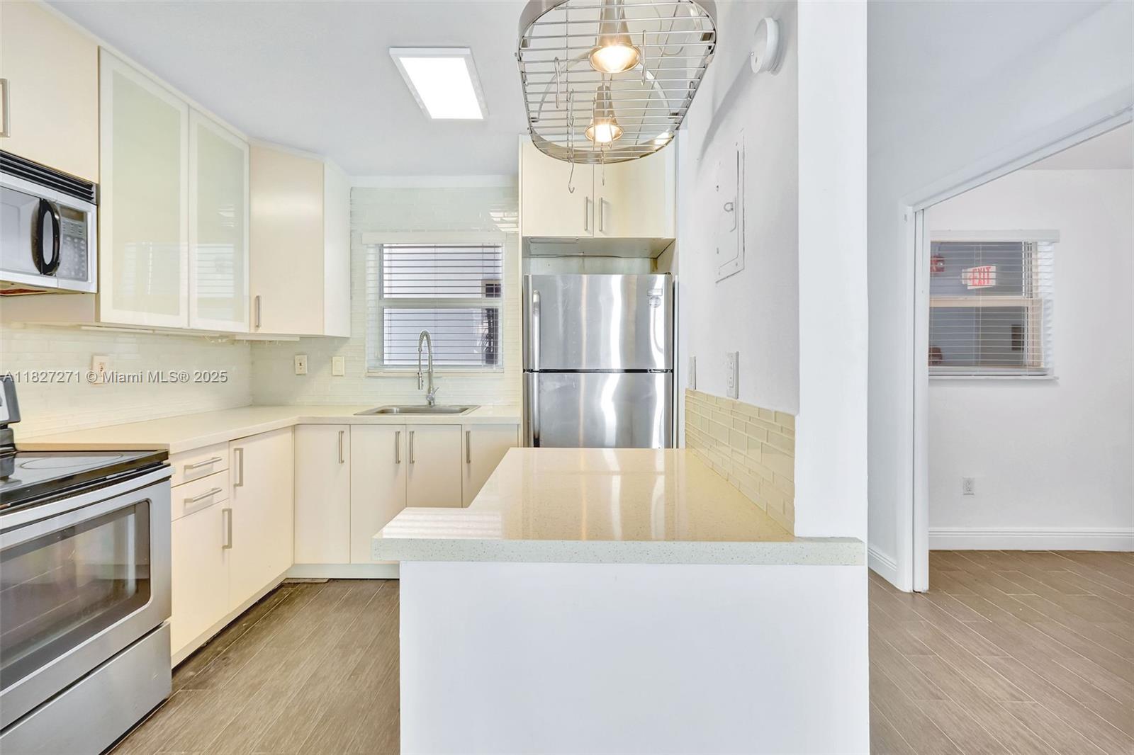 947 Lenox Ave 502