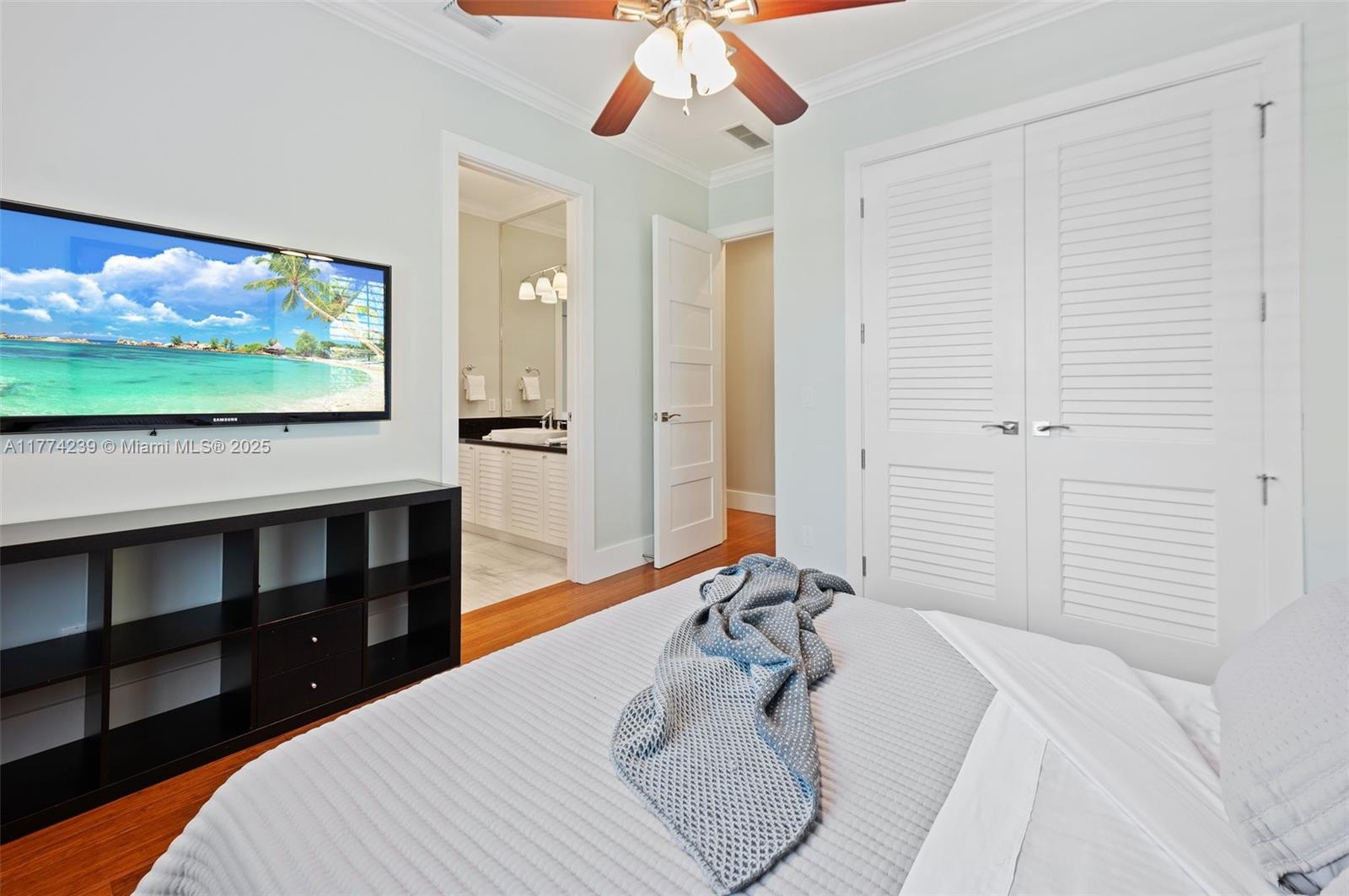 VICTORIA VILLAS - Residential