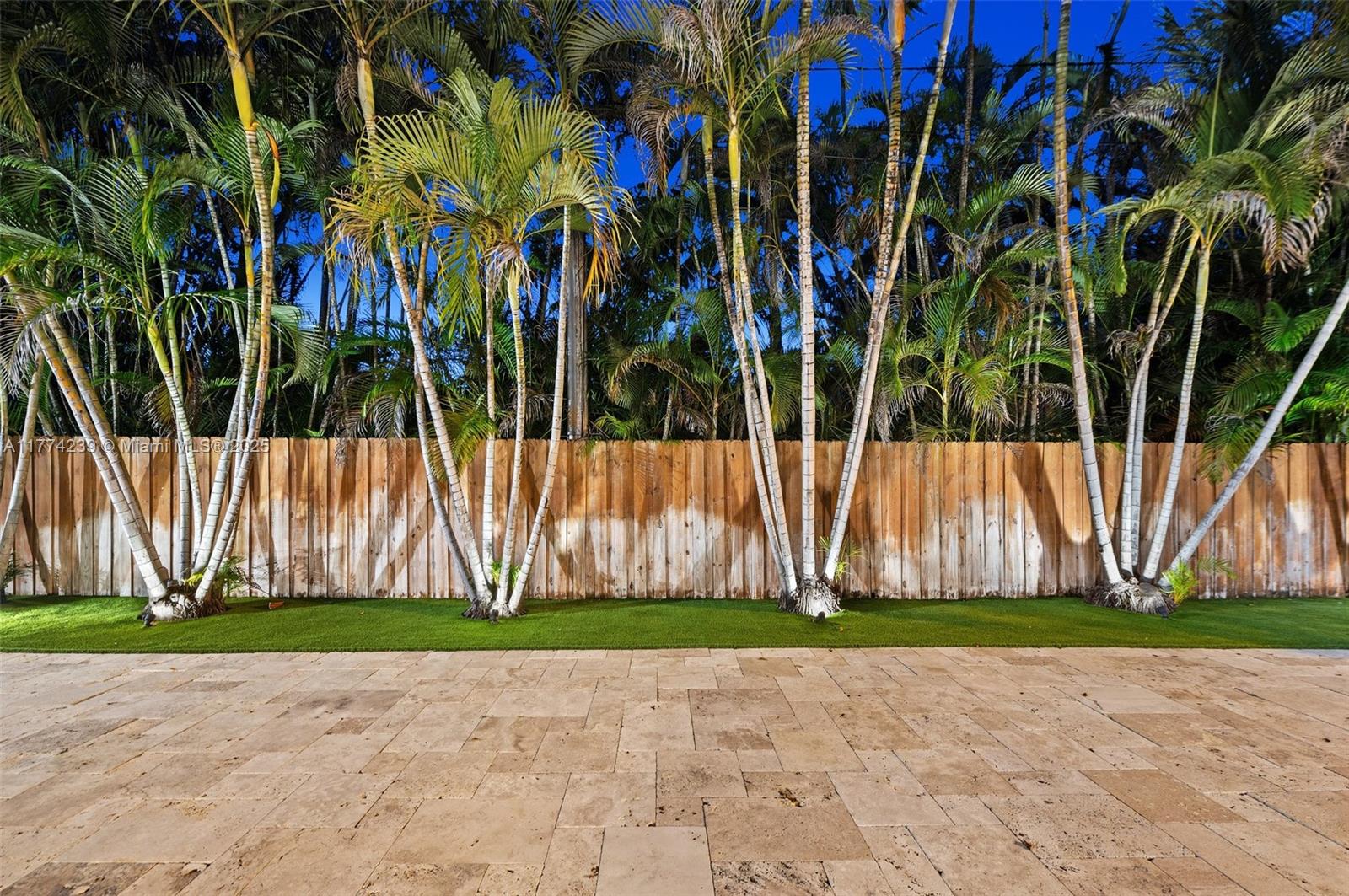 VICTORIA VILLAS - Residential