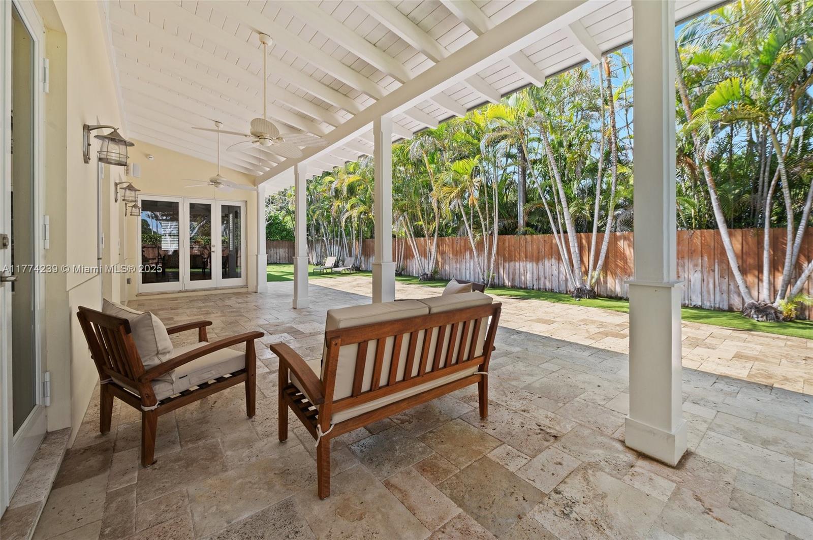 VICTORIA VILLAS - Residential