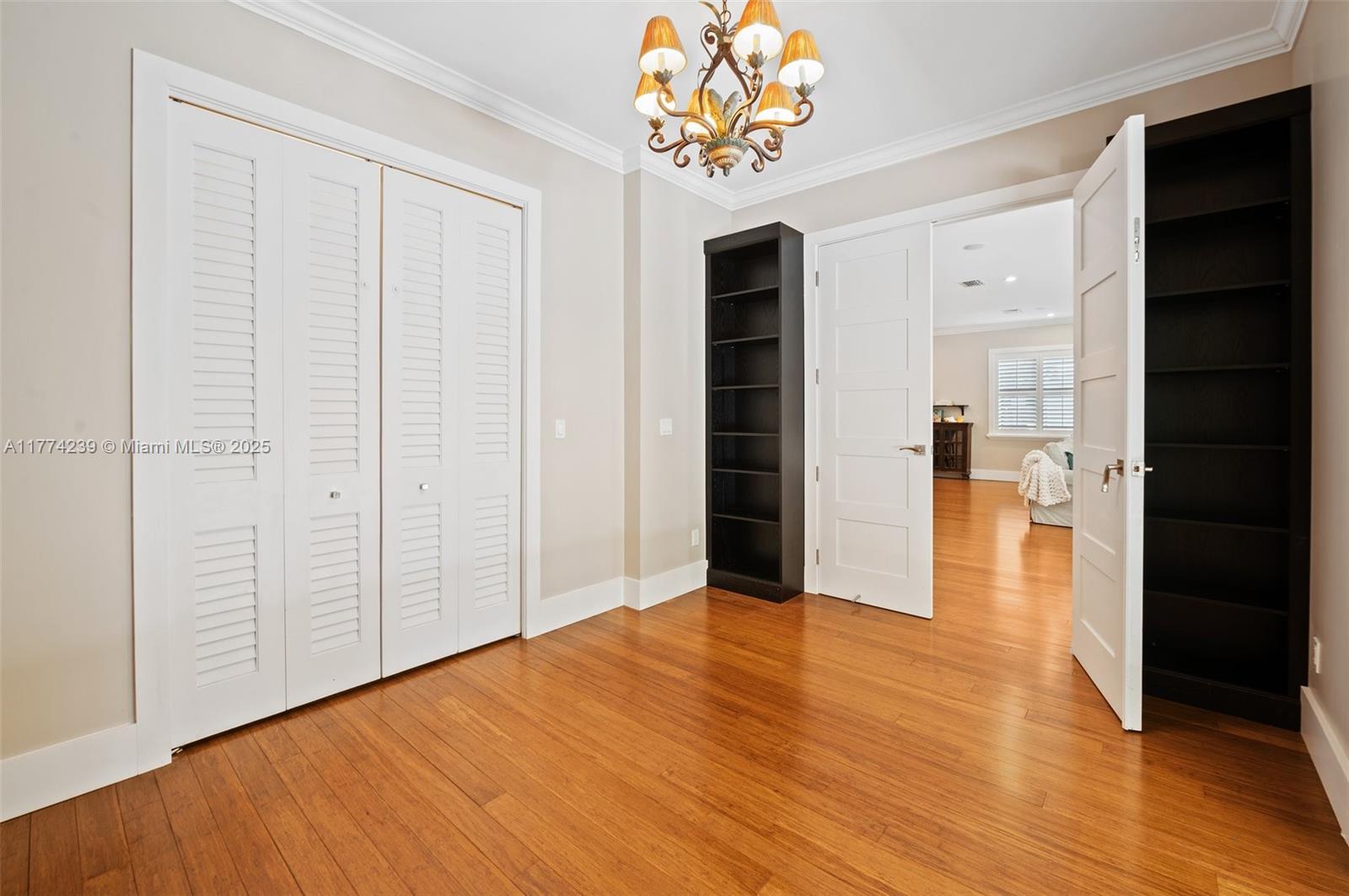 VICTORIA VILLAS - Residential