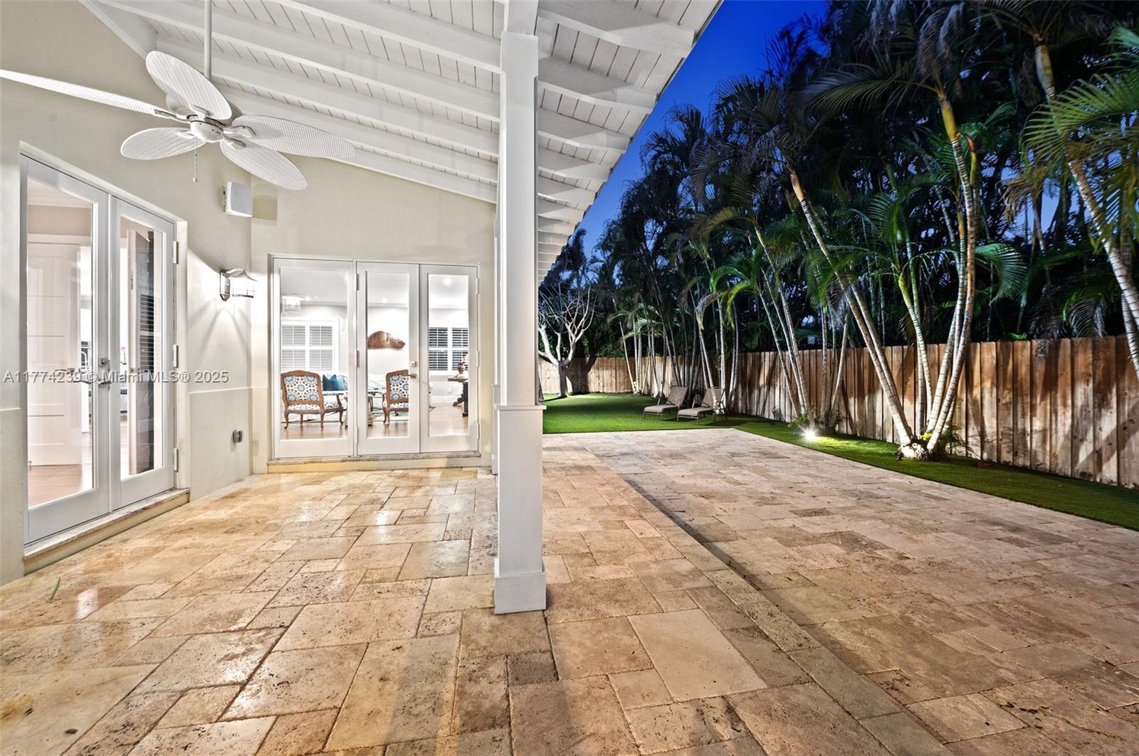 VICTORIA VILLAS - Residential