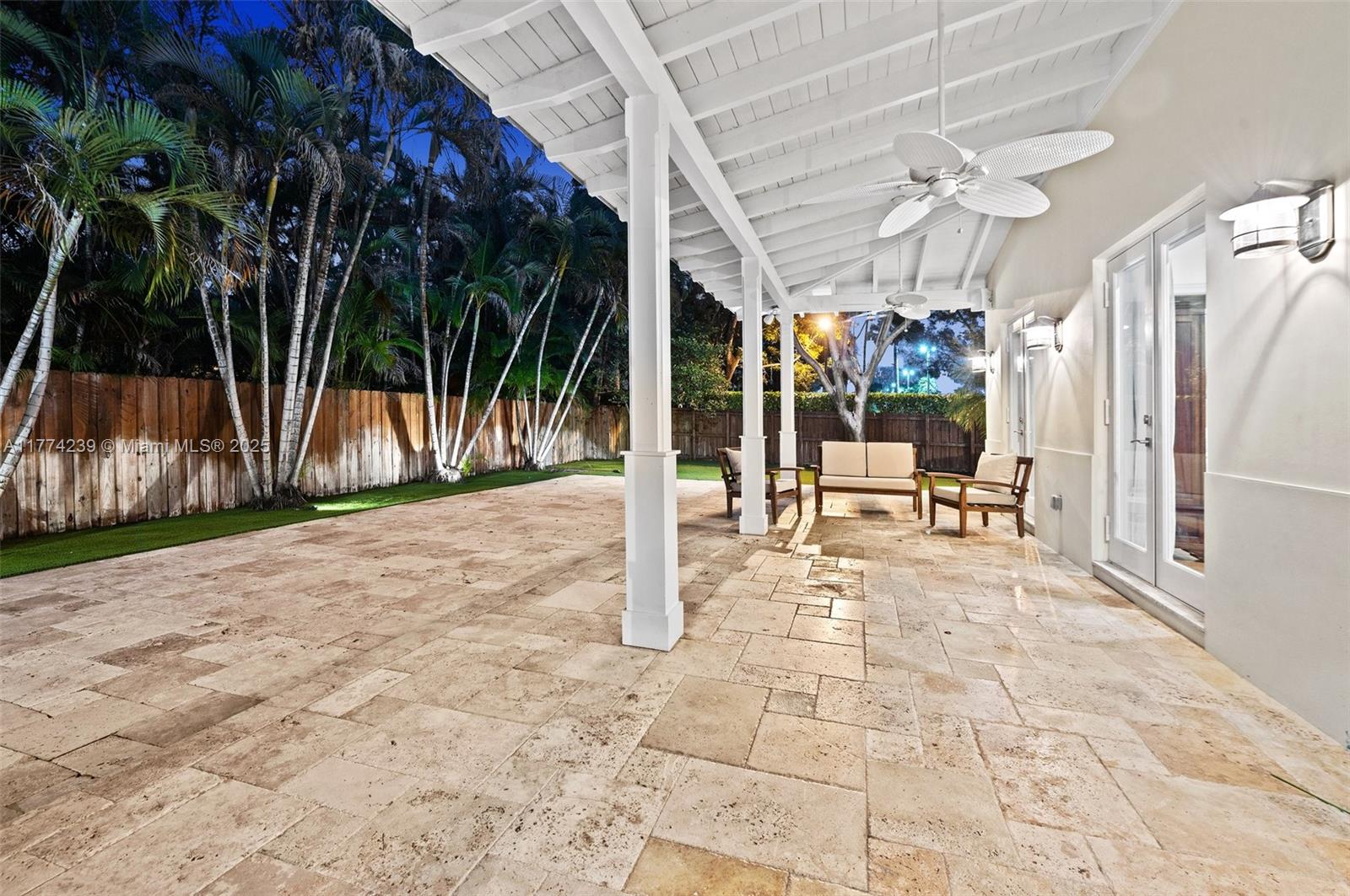 VICTORIA VILLAS - Residential