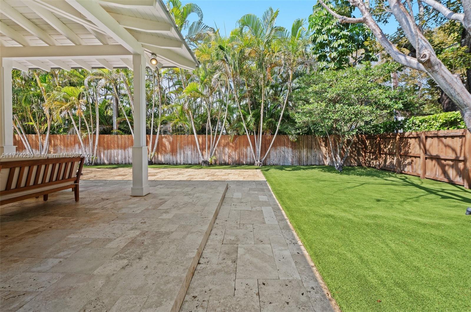 VICTORIA VILLAS - Residential