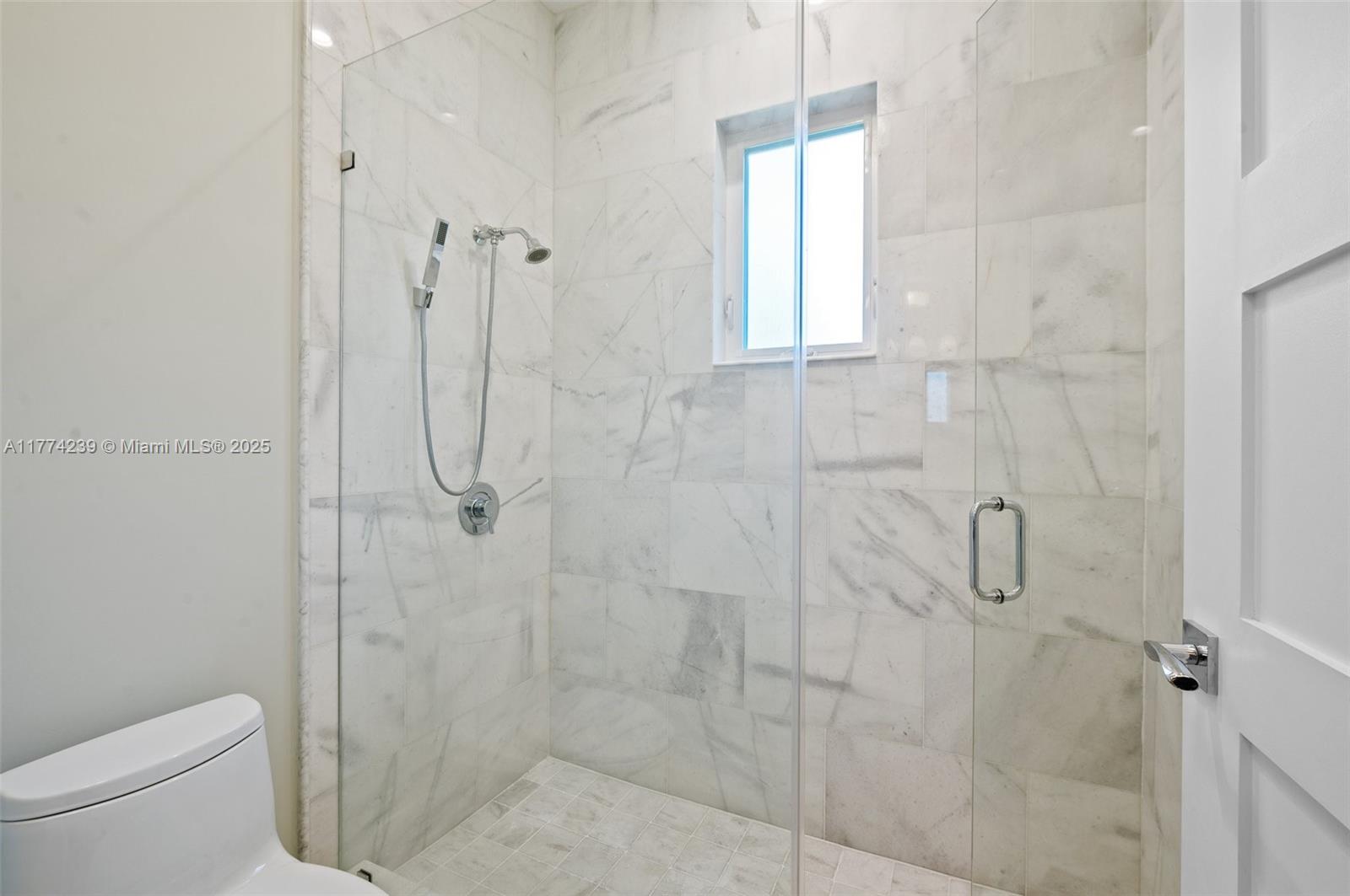 VICTORIA VILLAS - Residential