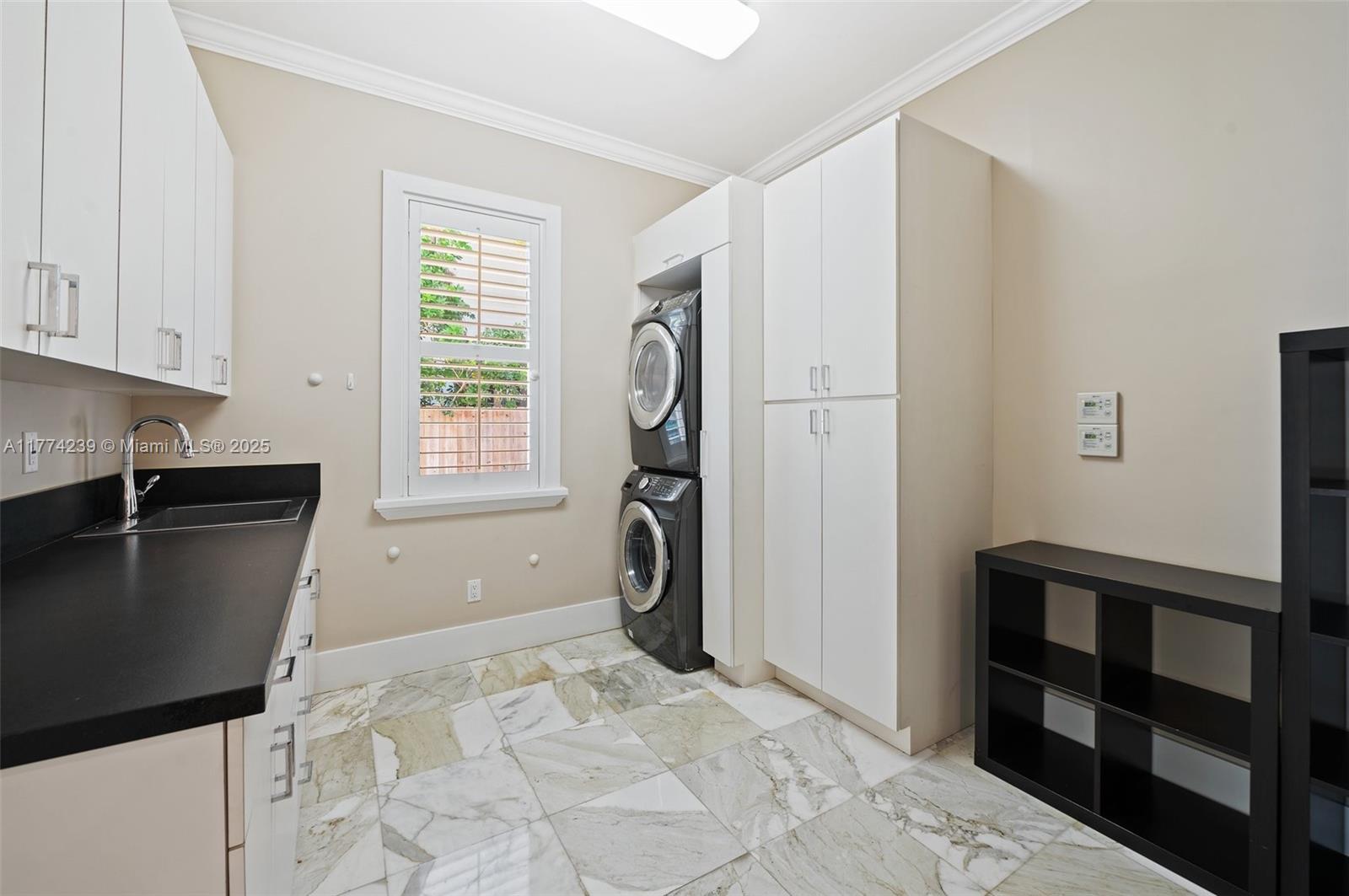 VICTORIA VILLAS - Residential