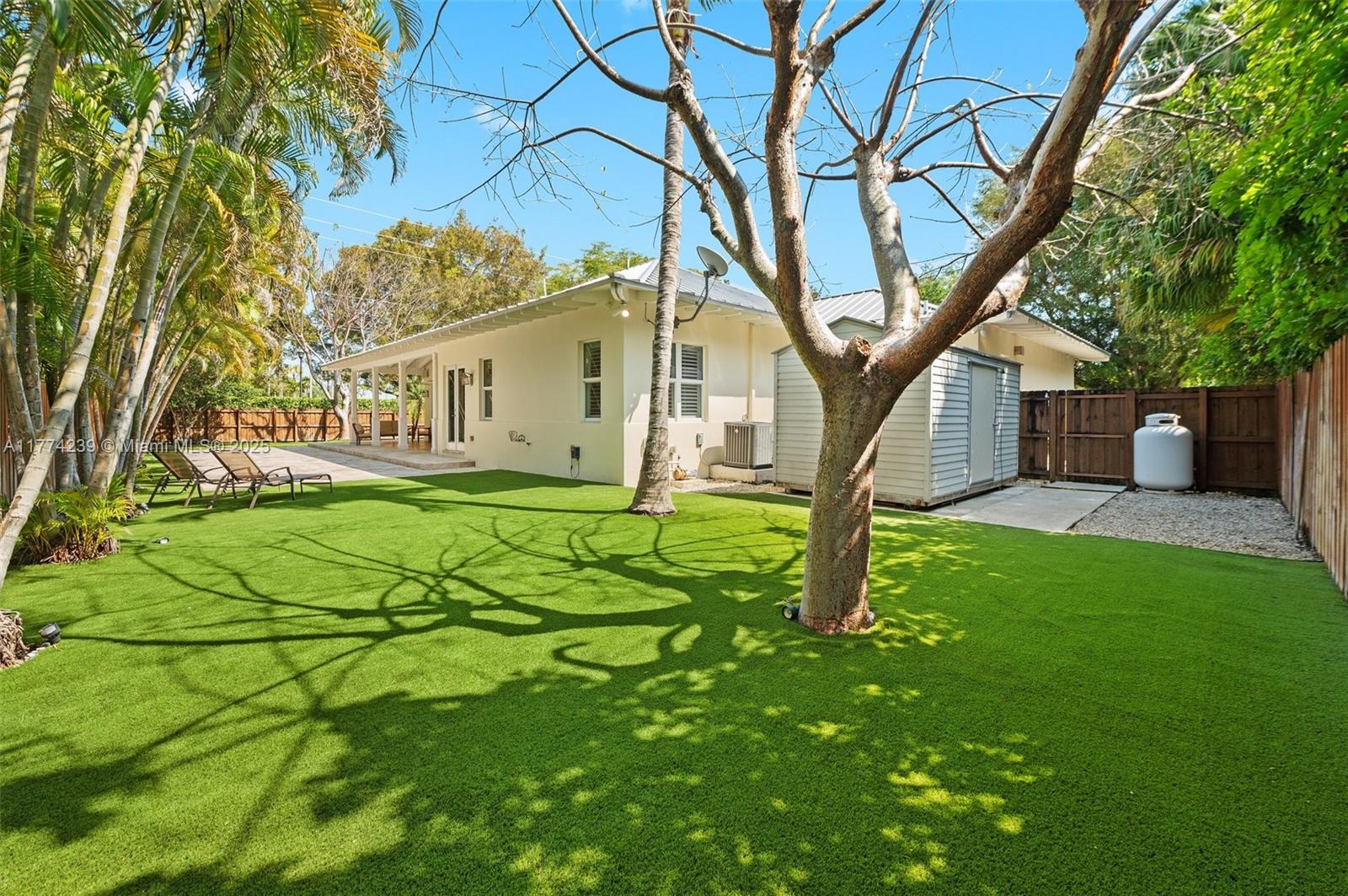 VICTORIA VILLAS - Residential