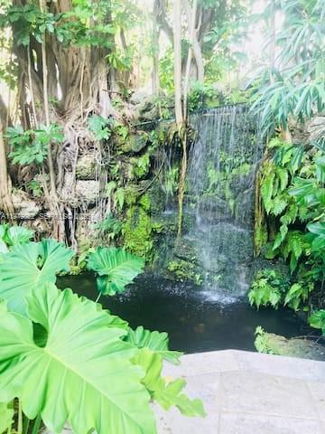 THE MUTINY CONDO - Residential Lease