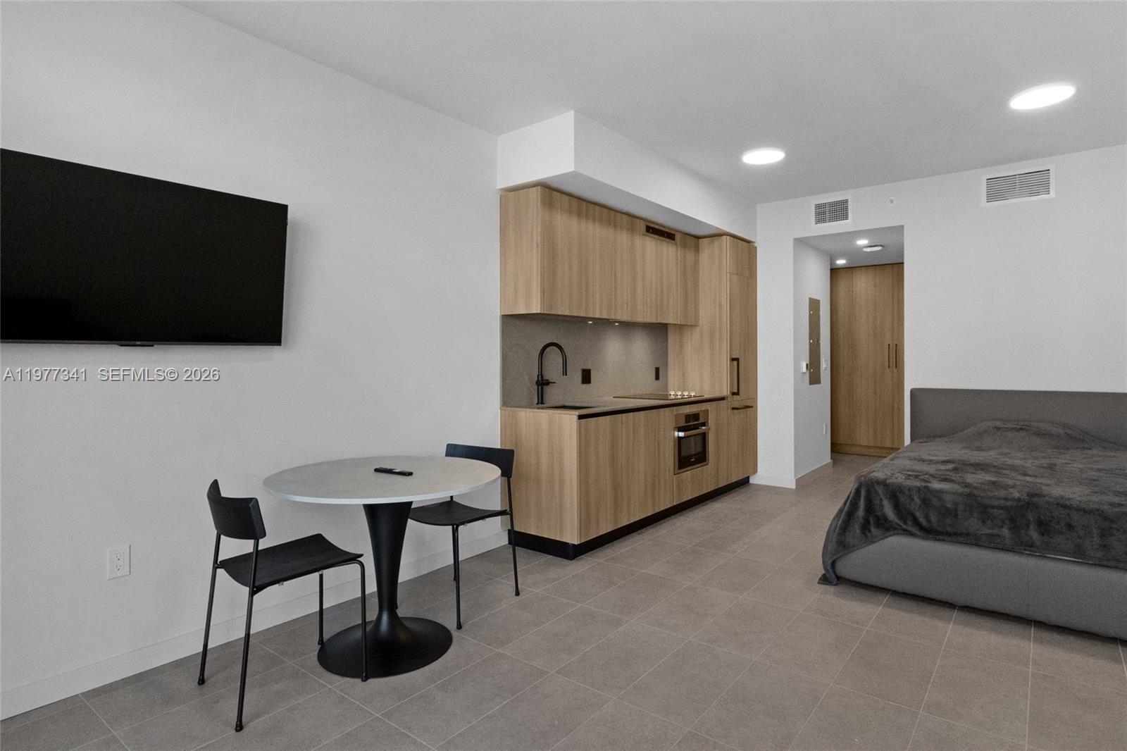 501 First Residence - Residential