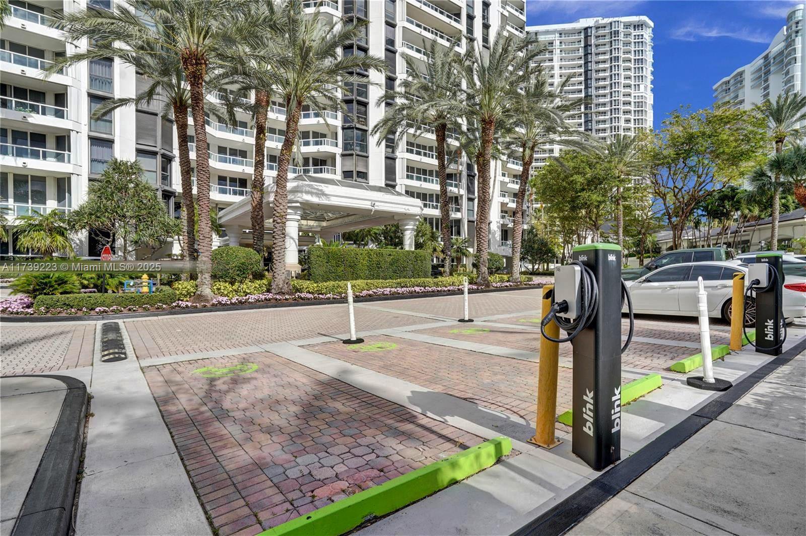 NORTH TOWER AT THE POINT - Residential