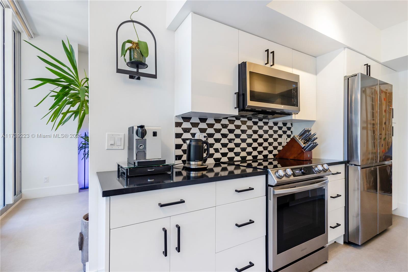 NORTH TOWER AT THE POINT - Residential