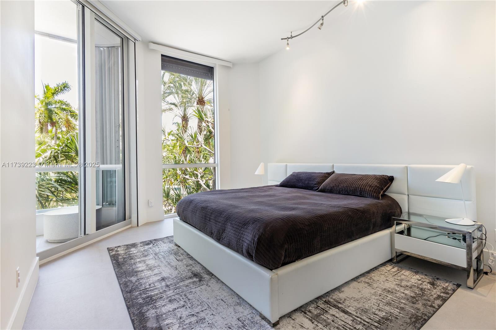 NORTH TOWER AT THE POINT - Residential