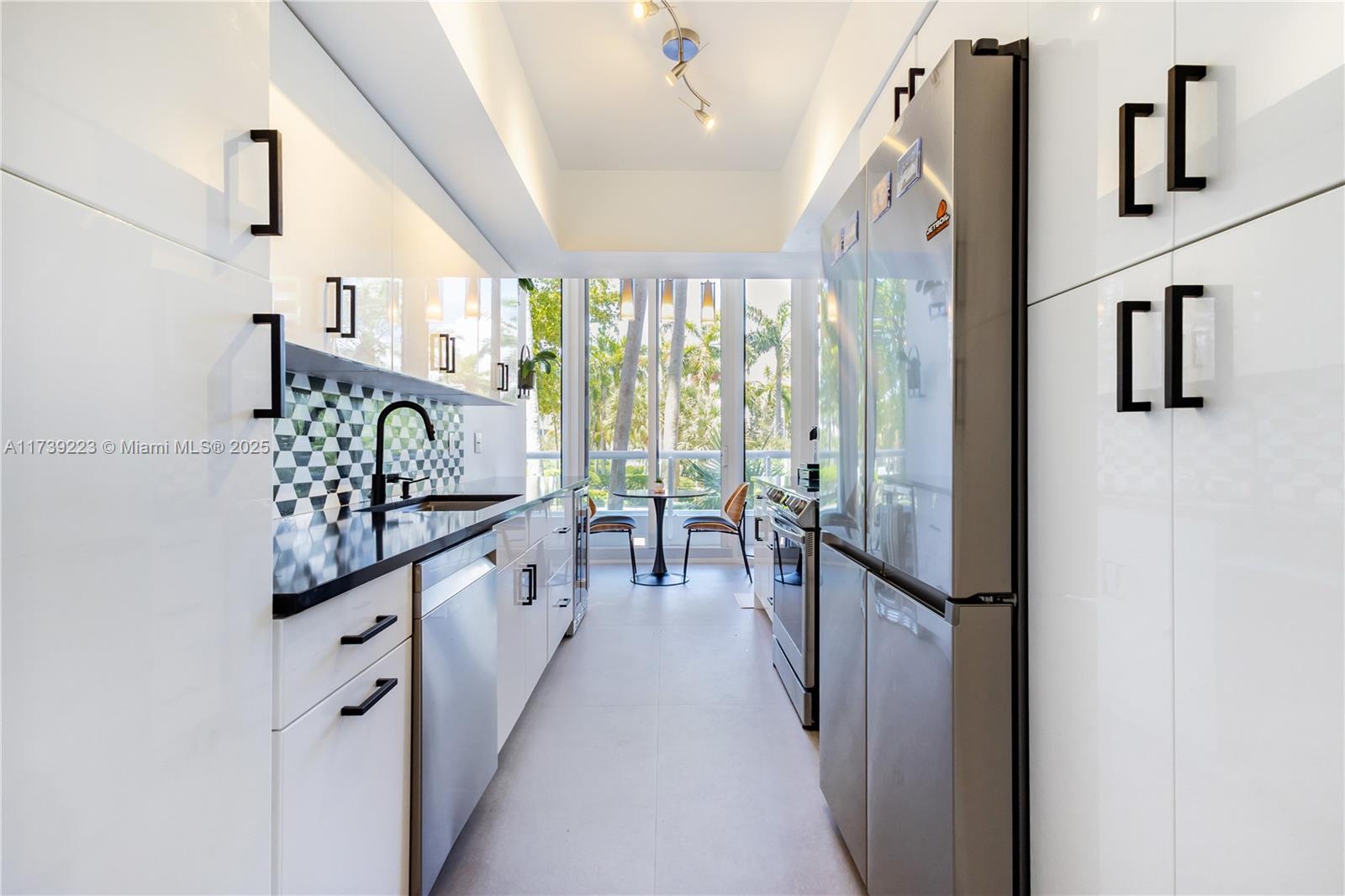 NORTH TOWER AT THE POINT - Residential