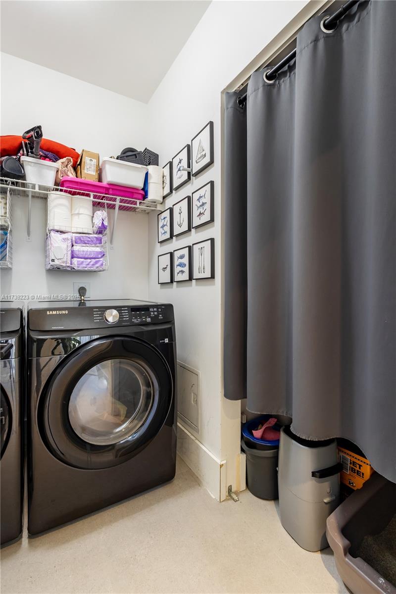 NORTH TOWER AT THE POINT - Residential