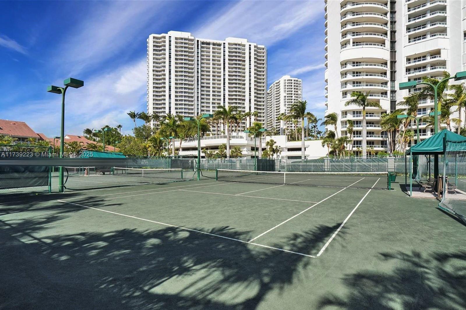 NORTH TOWER AT THE POINT - Residential