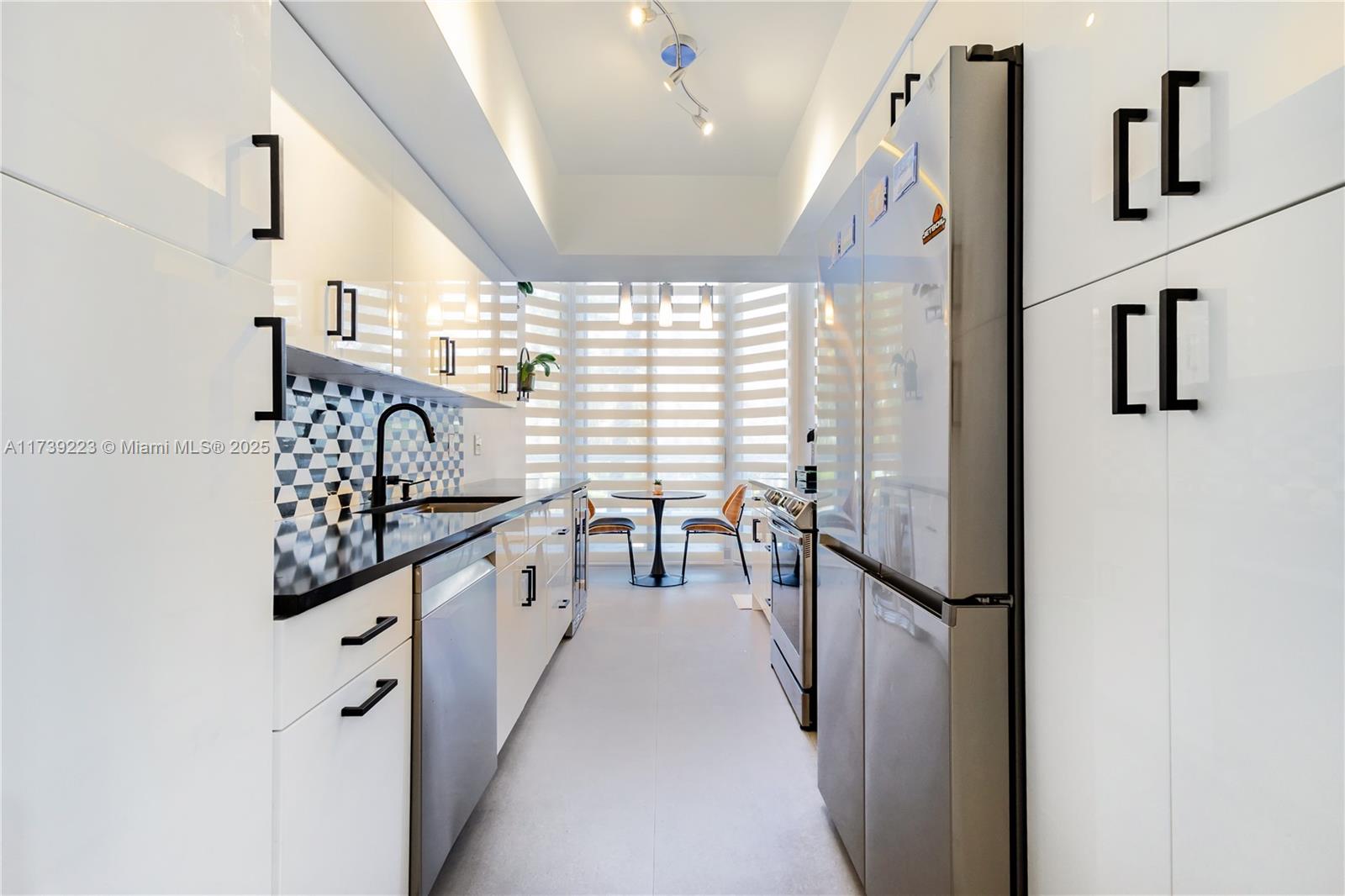 NORTH TOWER AT THE POINT - Residential