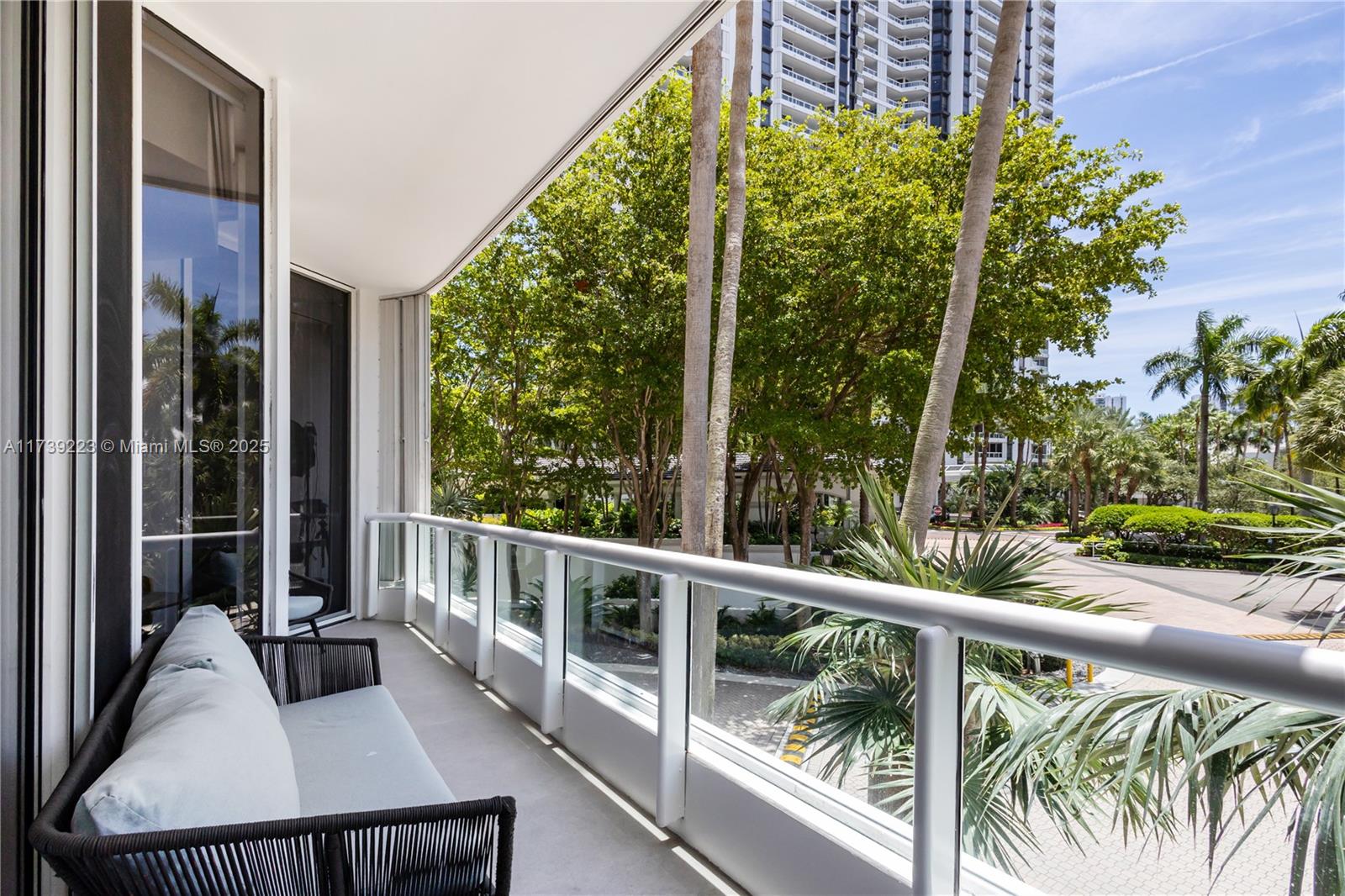 NORTH TOWER AT THE POINT - Residential