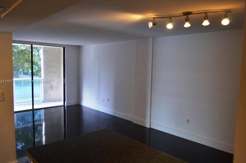 1035 West Ave 205