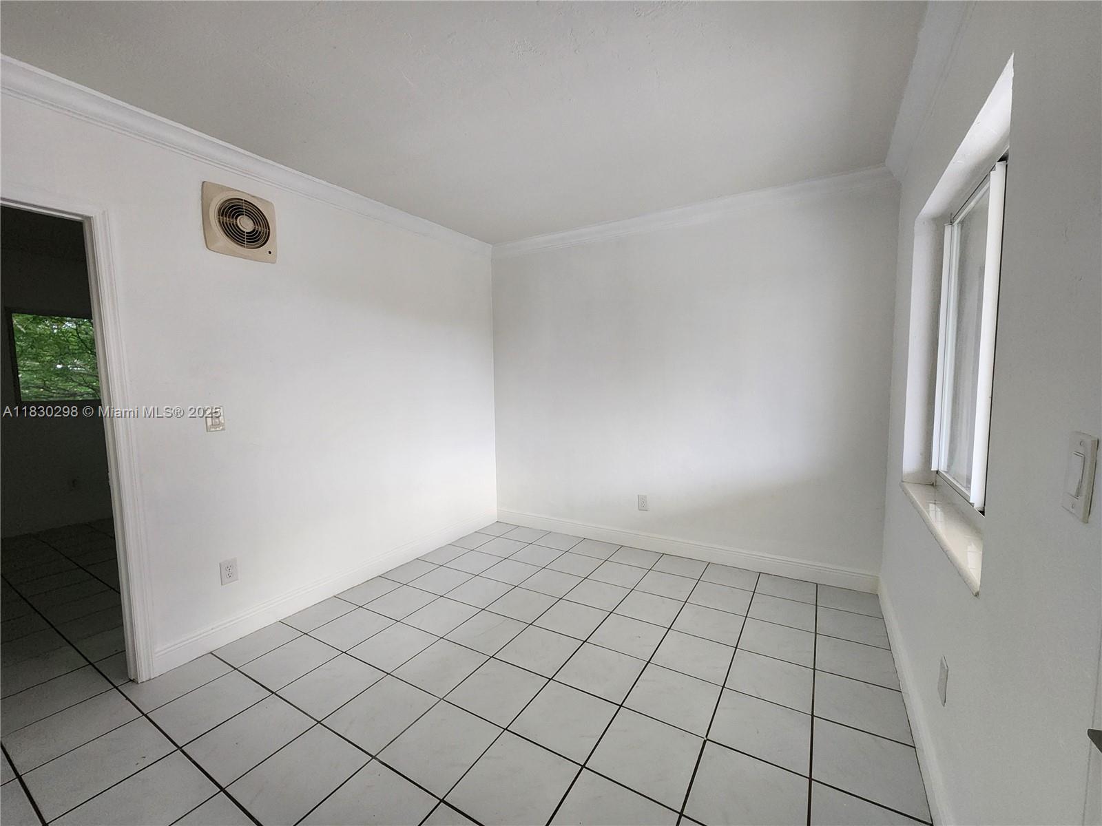 SALZEDO IN THE GABLES CON - Residential
