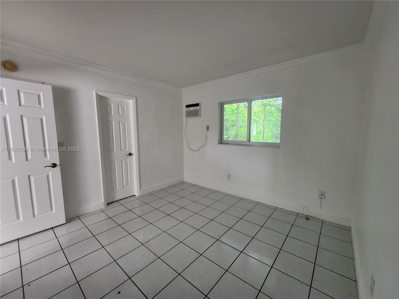 SALZEDO IN THE GABLES CON - Residential