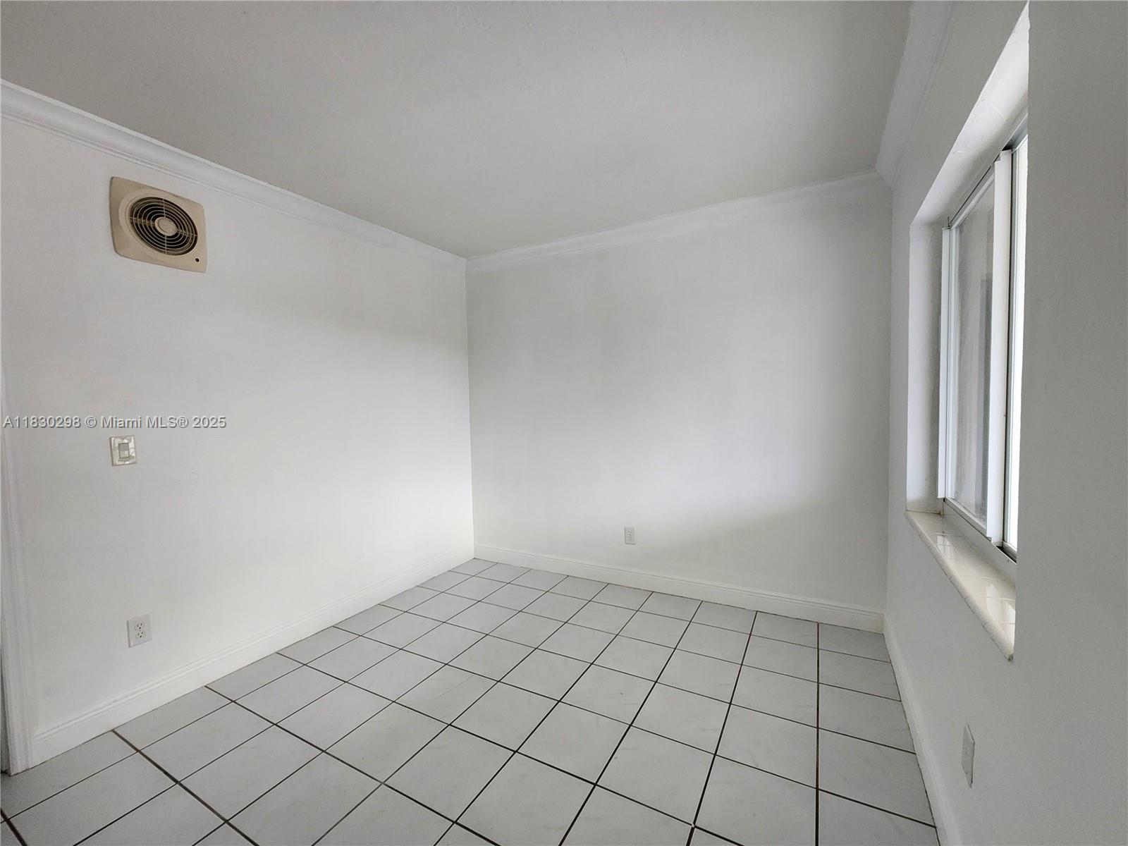 SALZEDO IN THE GABLES CON - Residential