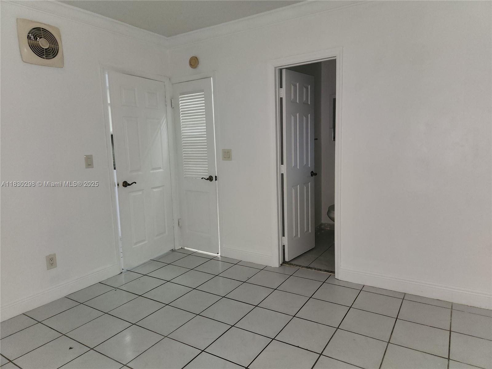 SALZEDO IN THE GABLES CON - Residential