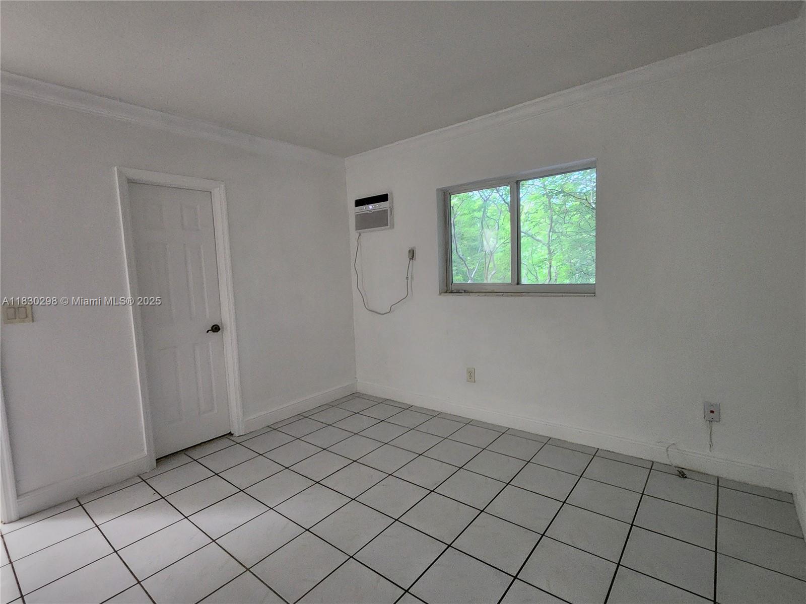 SALZEDO IN THE GABLES CON - Residential