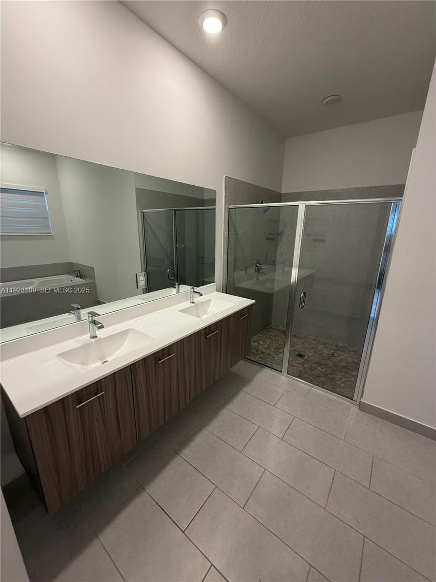 TUSCAN ISLES - Residential Lease