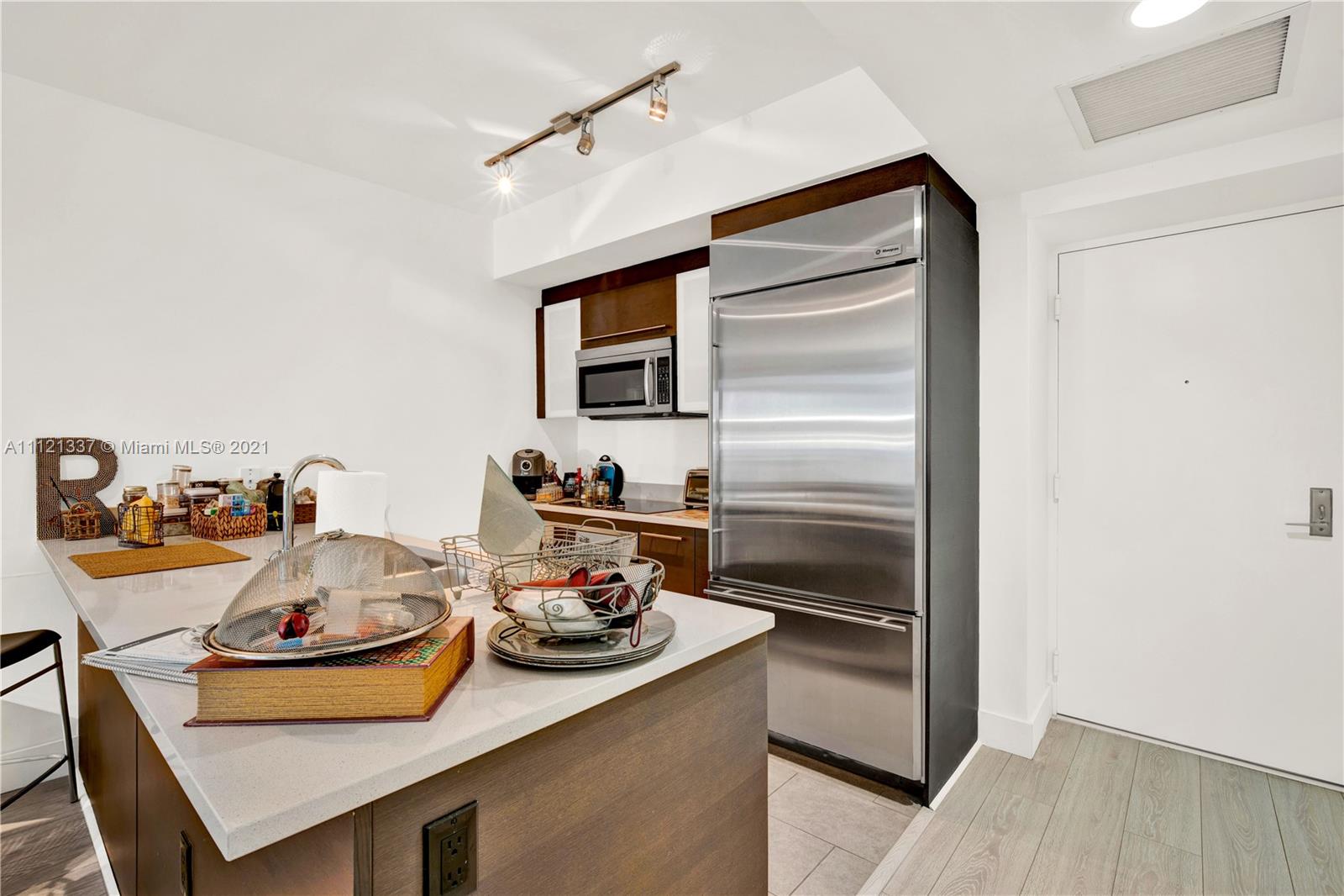 500 BRICKELL EAST CONDO - Residential