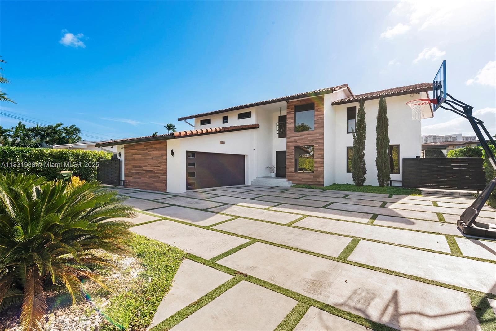 1942 NE 119th Rd
