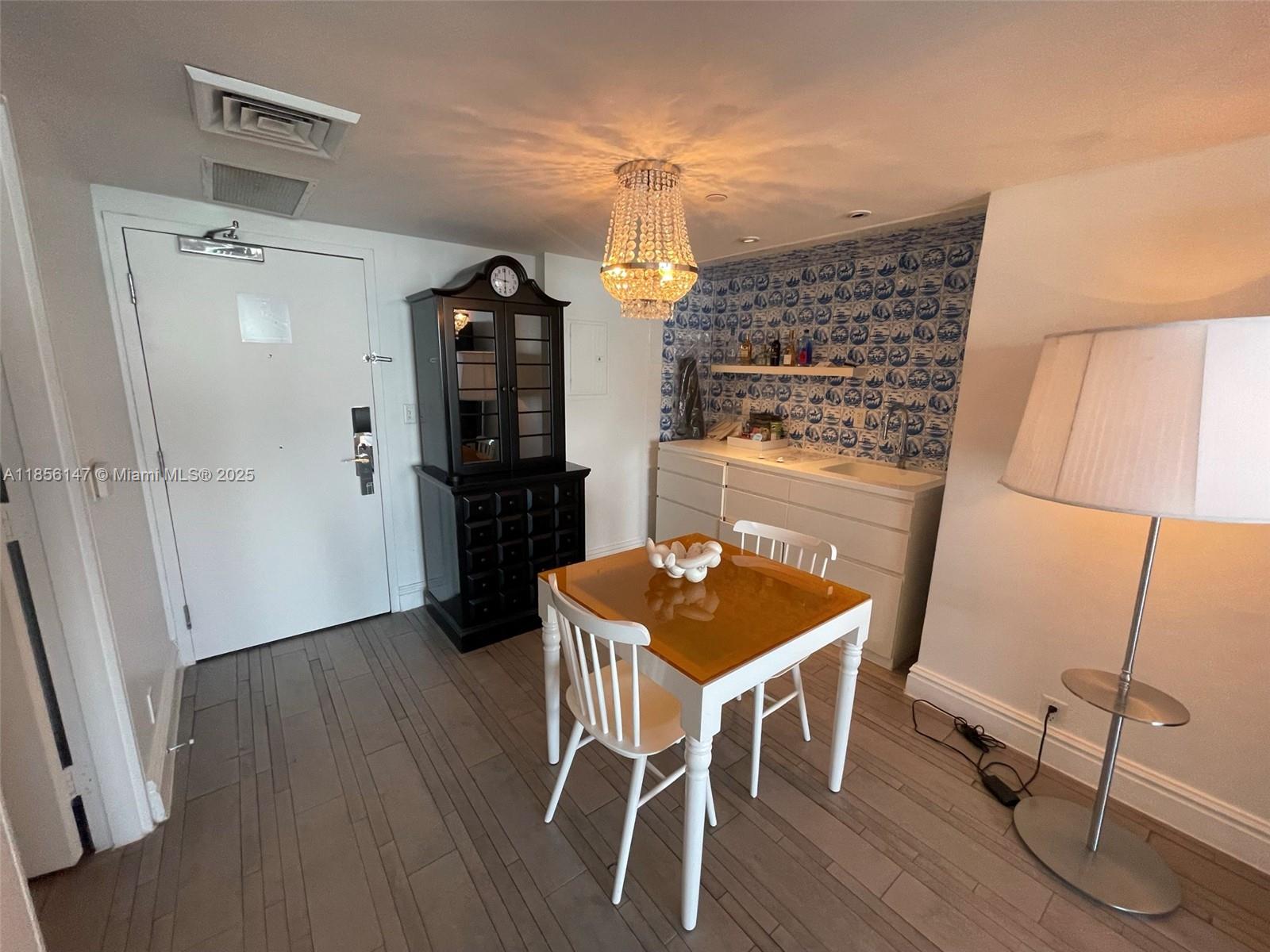 1100 WEST CONDO - Residential Lease