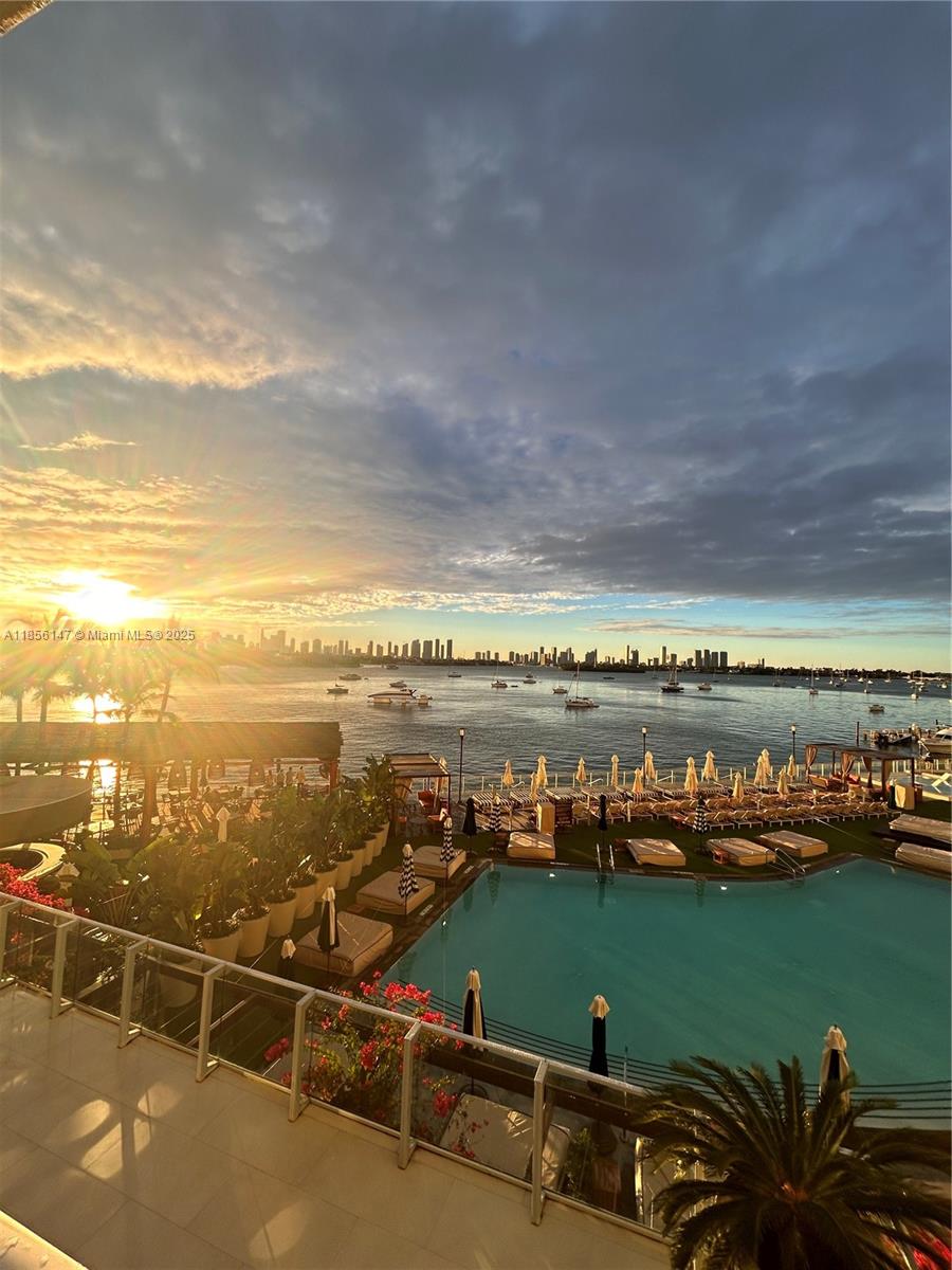 1100 West Ave 322