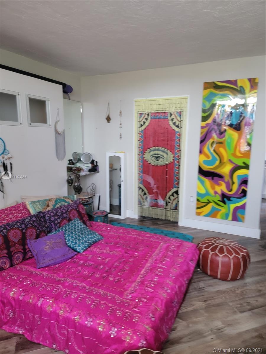 ISLAND POINTE CONDO - Residential