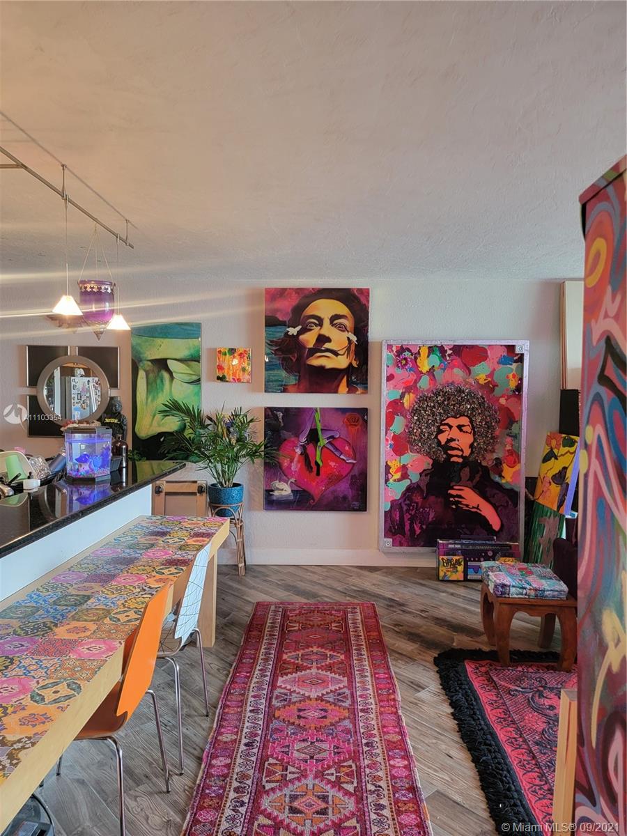 ISLAND POINTE CONDO - Residential