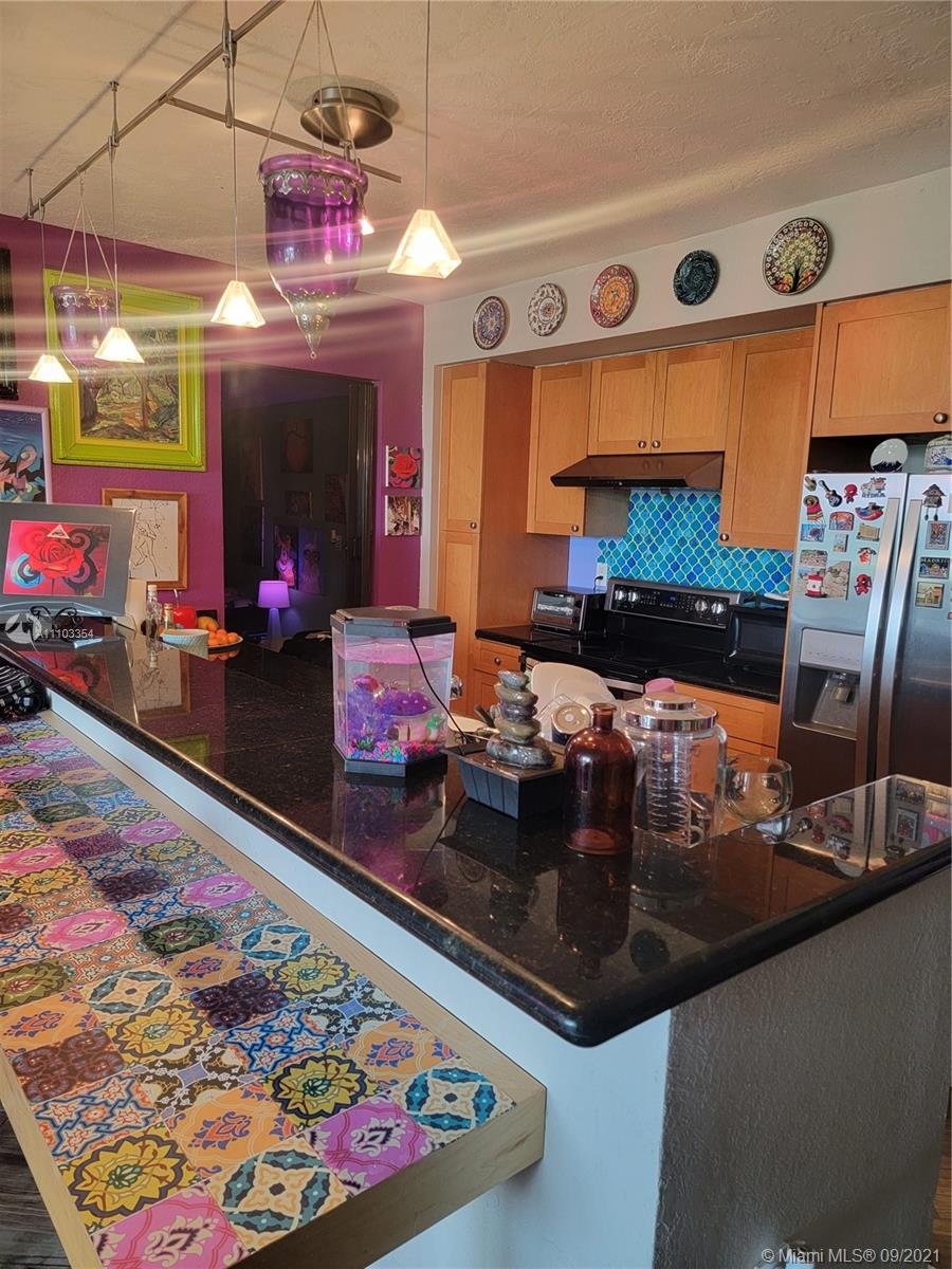 ISLAND POINTE CONDO - Residential