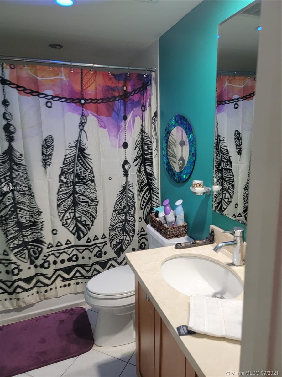 ISLAND POINTE CONDO - Residential