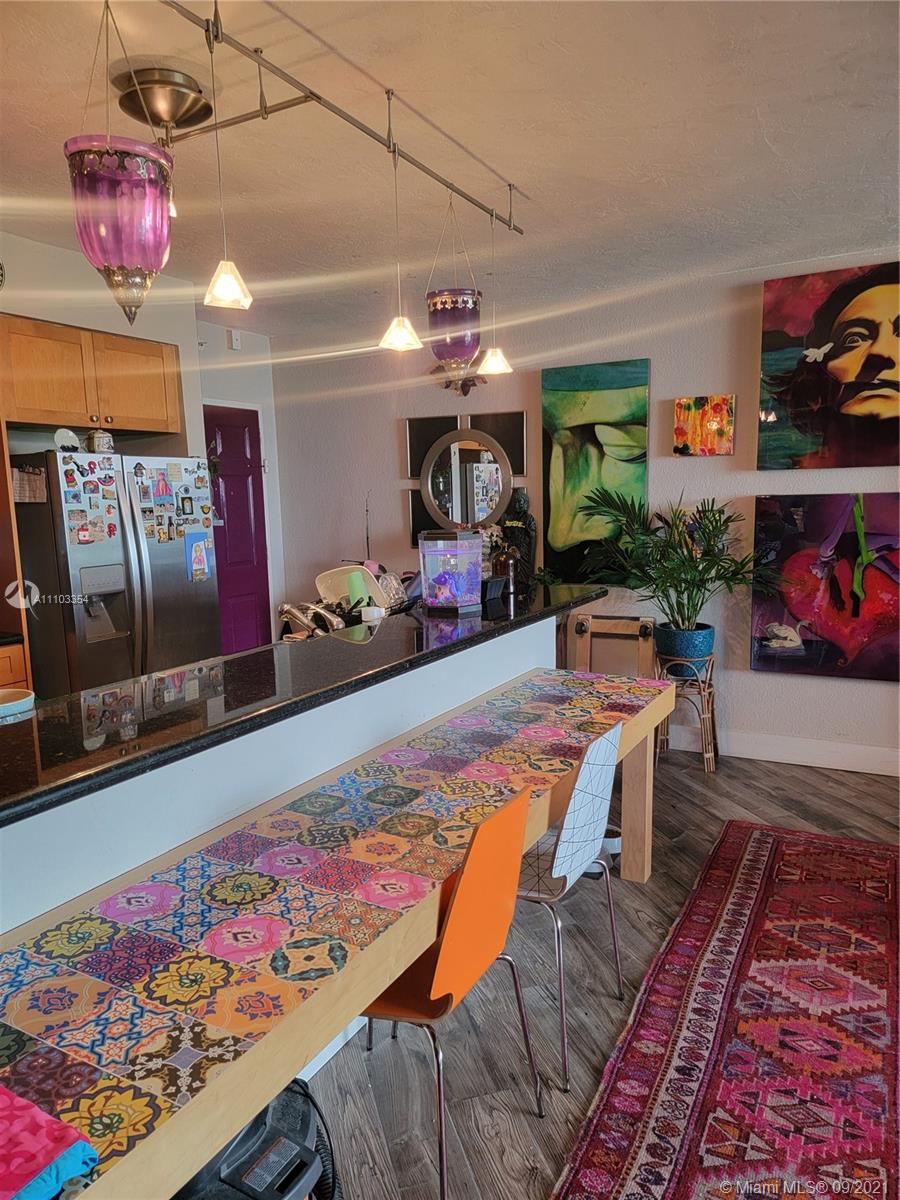 ISLAND POINTE CONDO - Residential