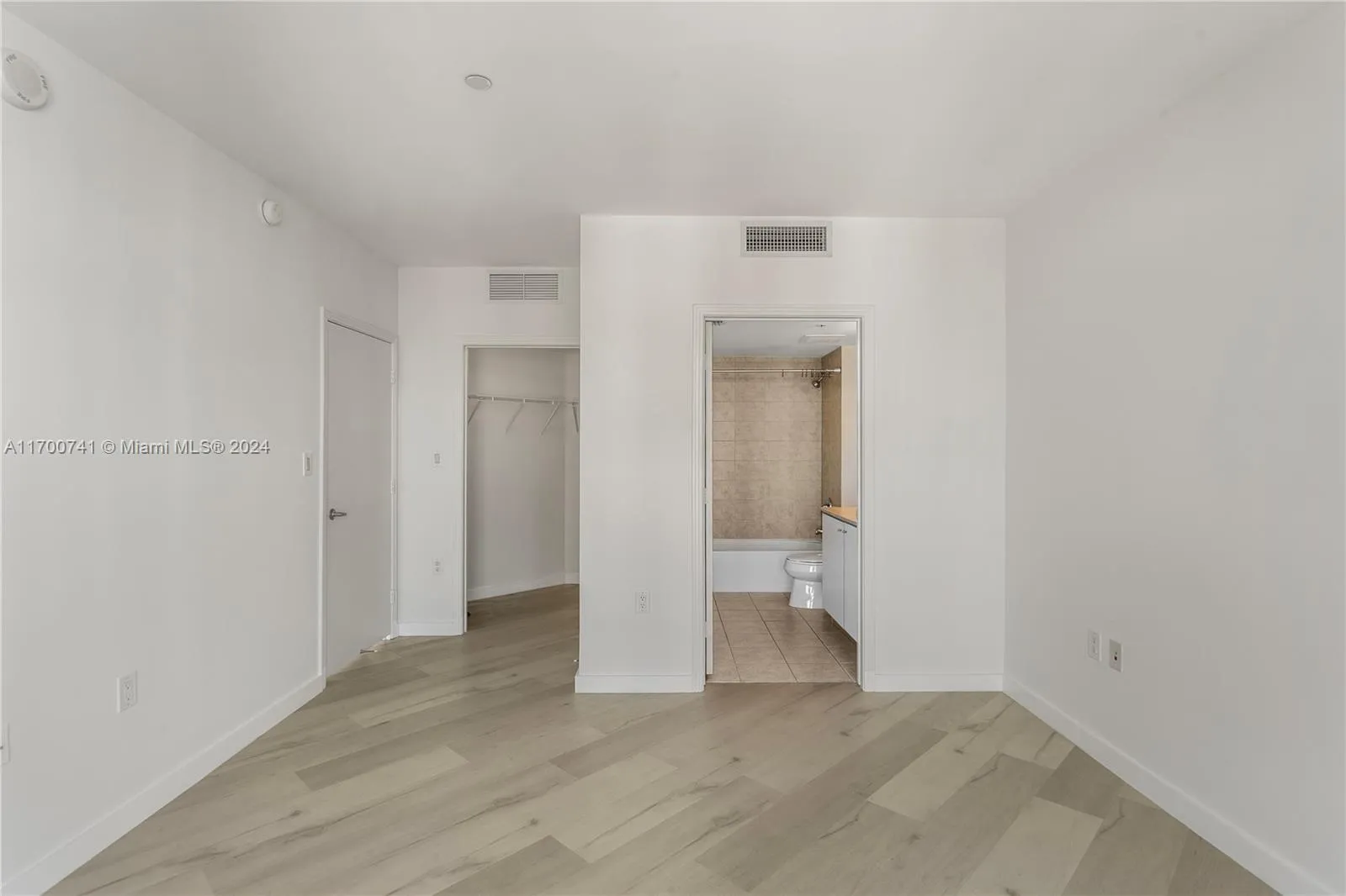 Miami, Florida 33156, United States, 2 Bedrooms Bedrooms, ,2 BathroomsBathrooms,Residential,Active,30067