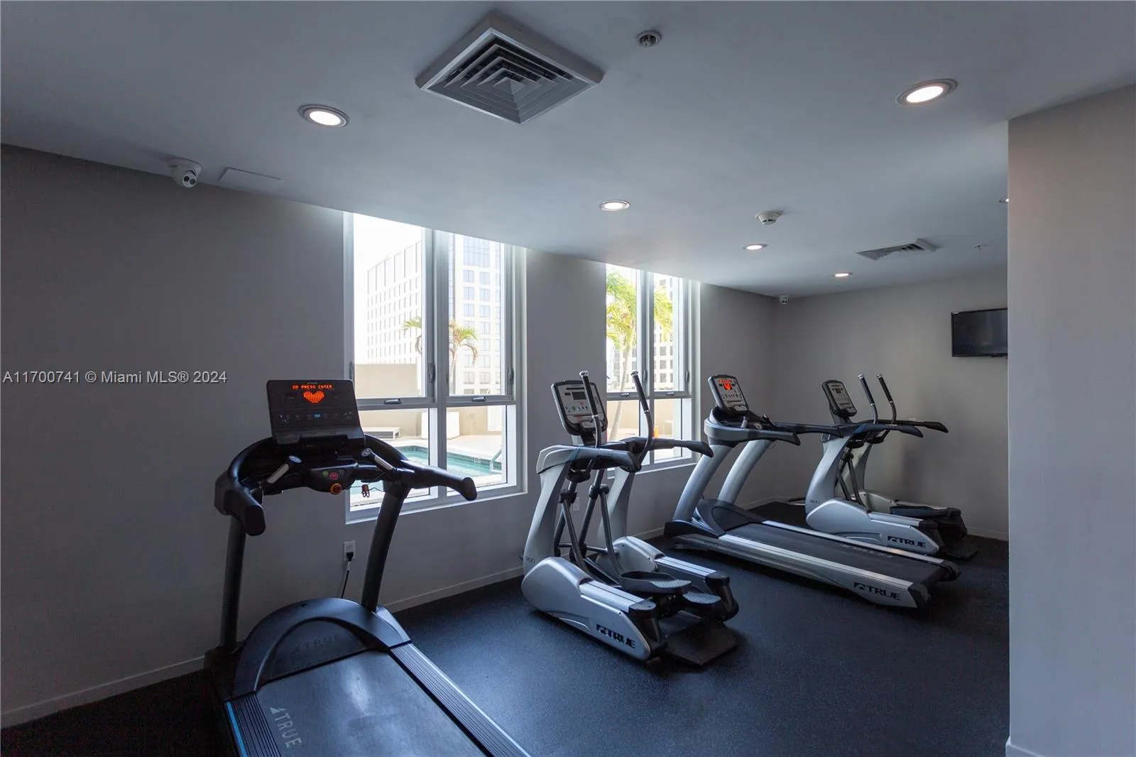 Miami, Florida 33156, United States, 2 Bedrooms Bedrooms, ,2 BathroomsBathrooms,Residential,Active,30067